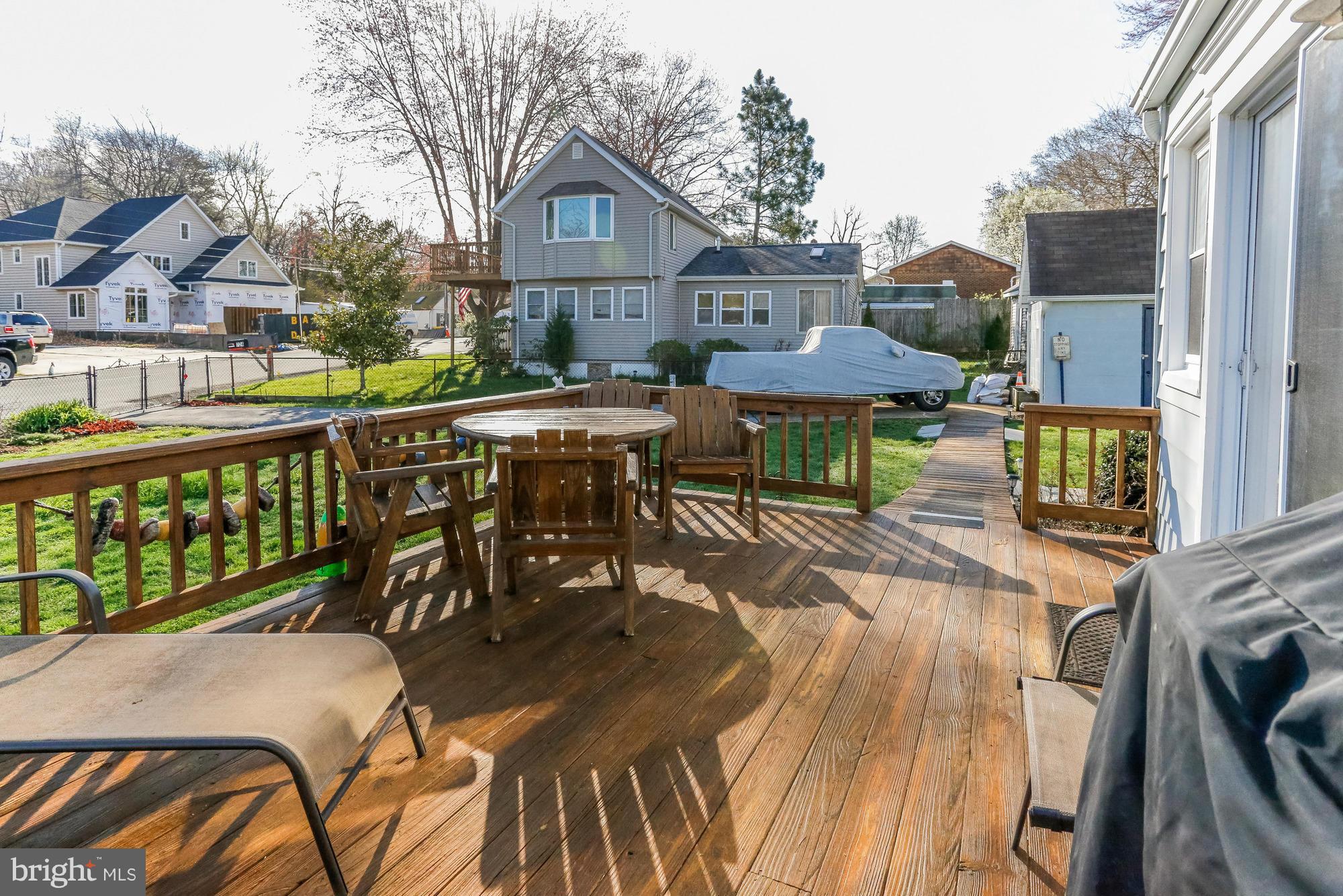 WOODLAND BEACH - Residential Lease