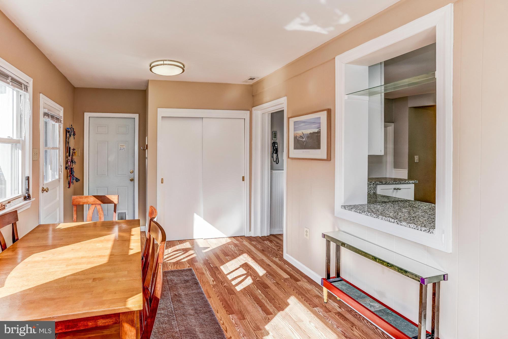 WOODLAND BEACH - Residential Lease