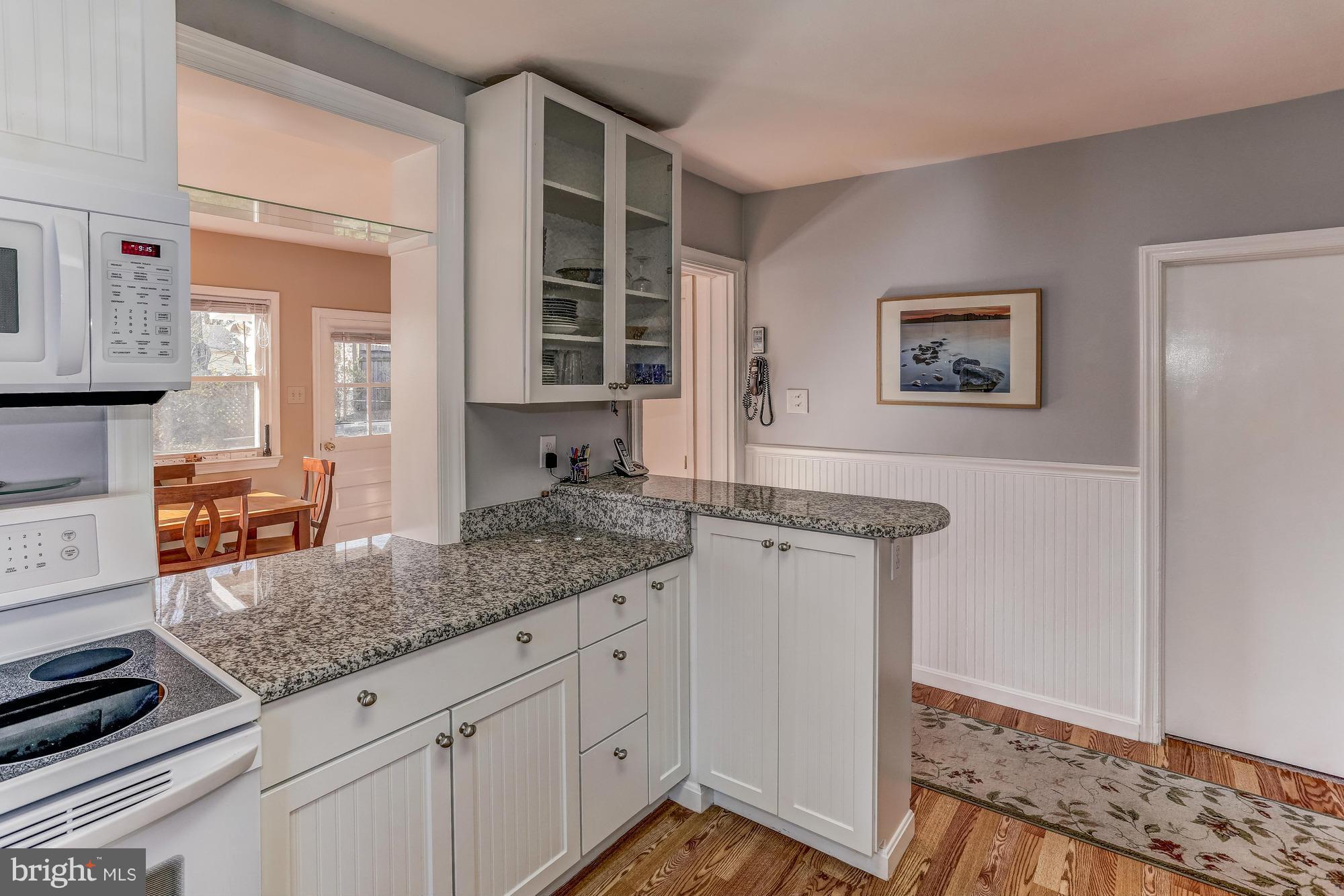 WOODLAND BEACH - Residential Lease