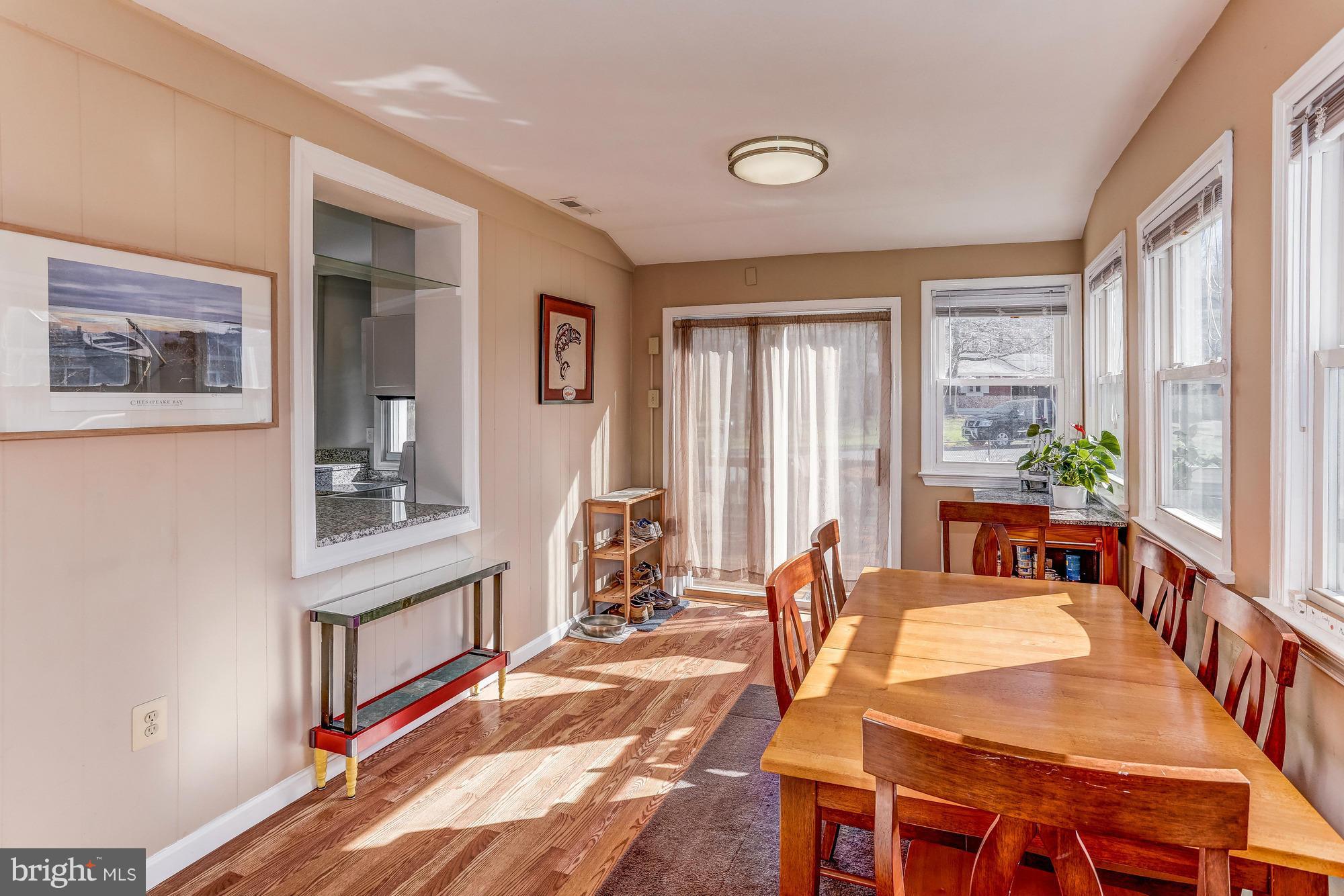 WOODLAND BEACH - Residential Lease