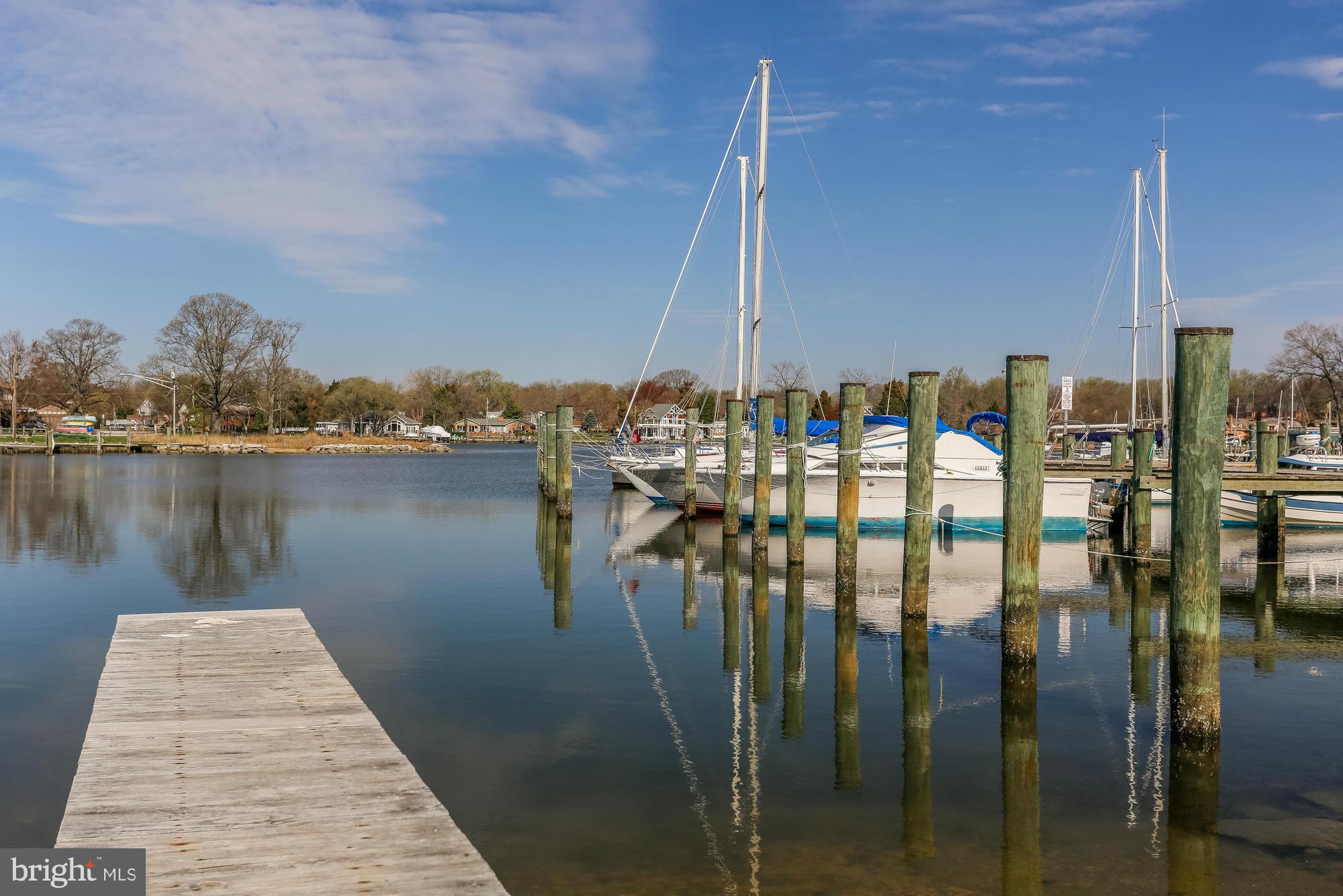 WOODLAND BEACH - Residential Lease