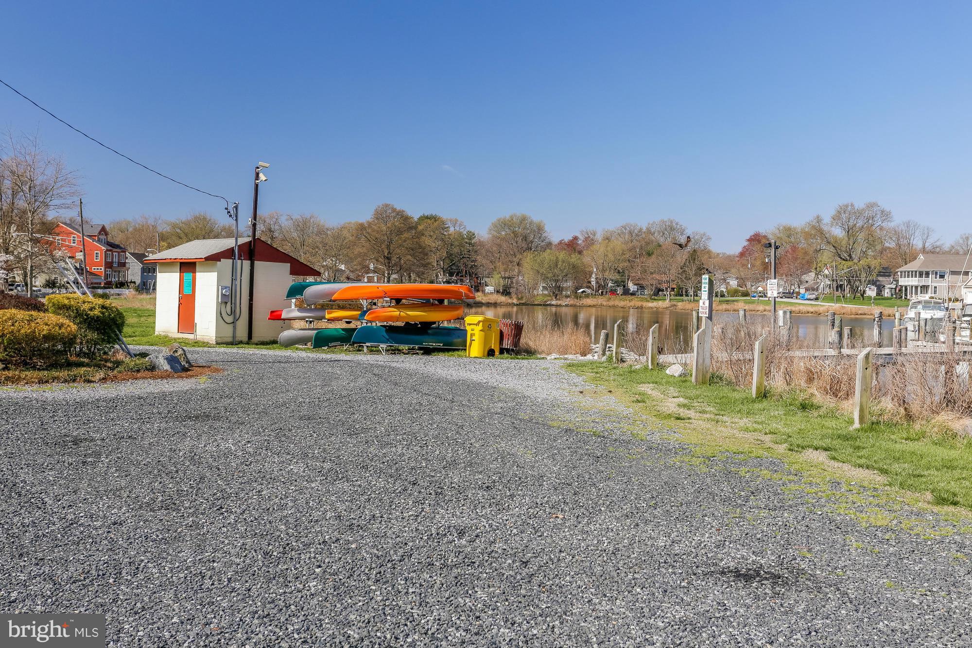 WOODLAND BEACH - Residential Lease