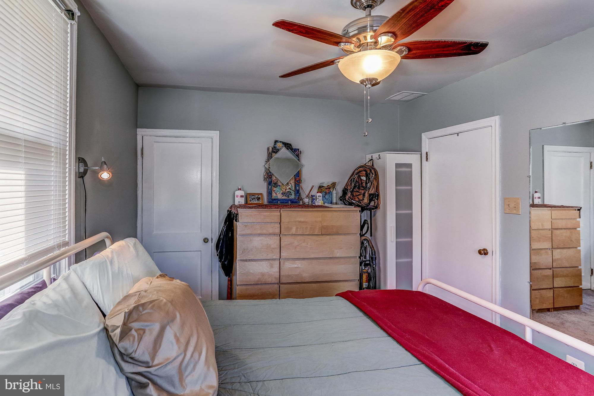 WOODLAND BEACH - Residential Lease