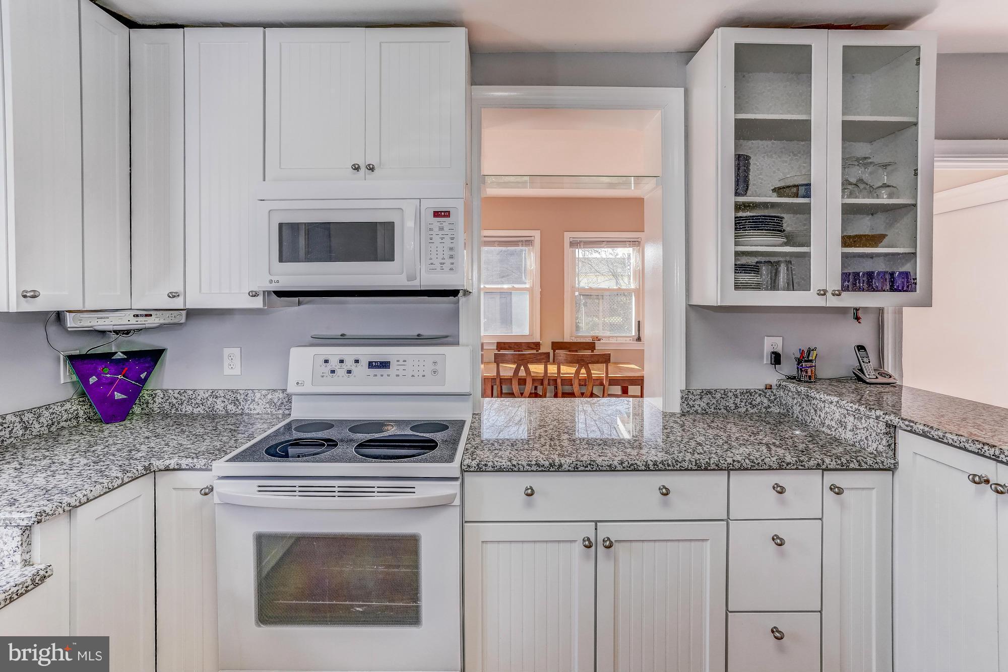 WOODLAND BEACH - Residential Lease