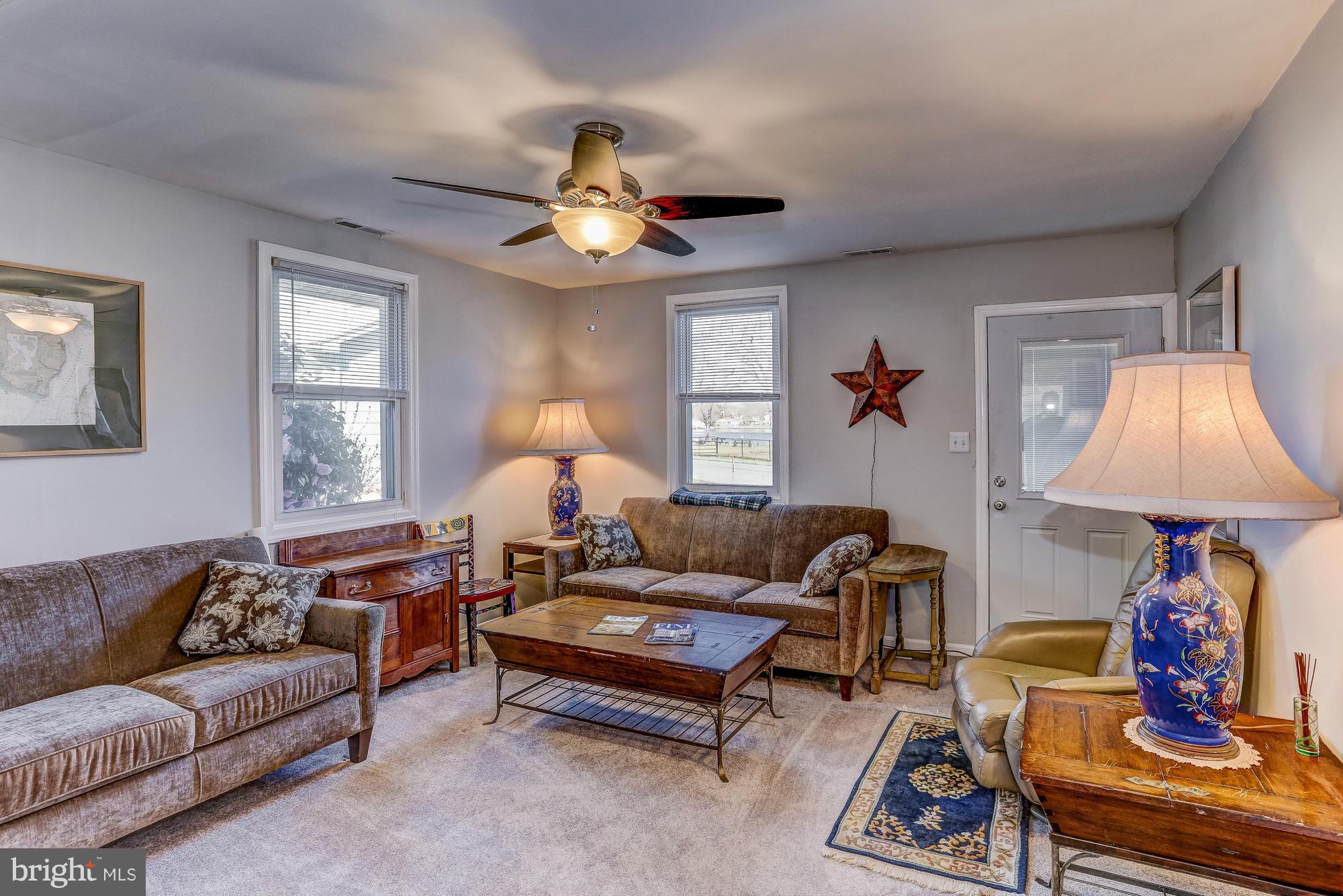 WOODLAND BEACH - Residential Lease