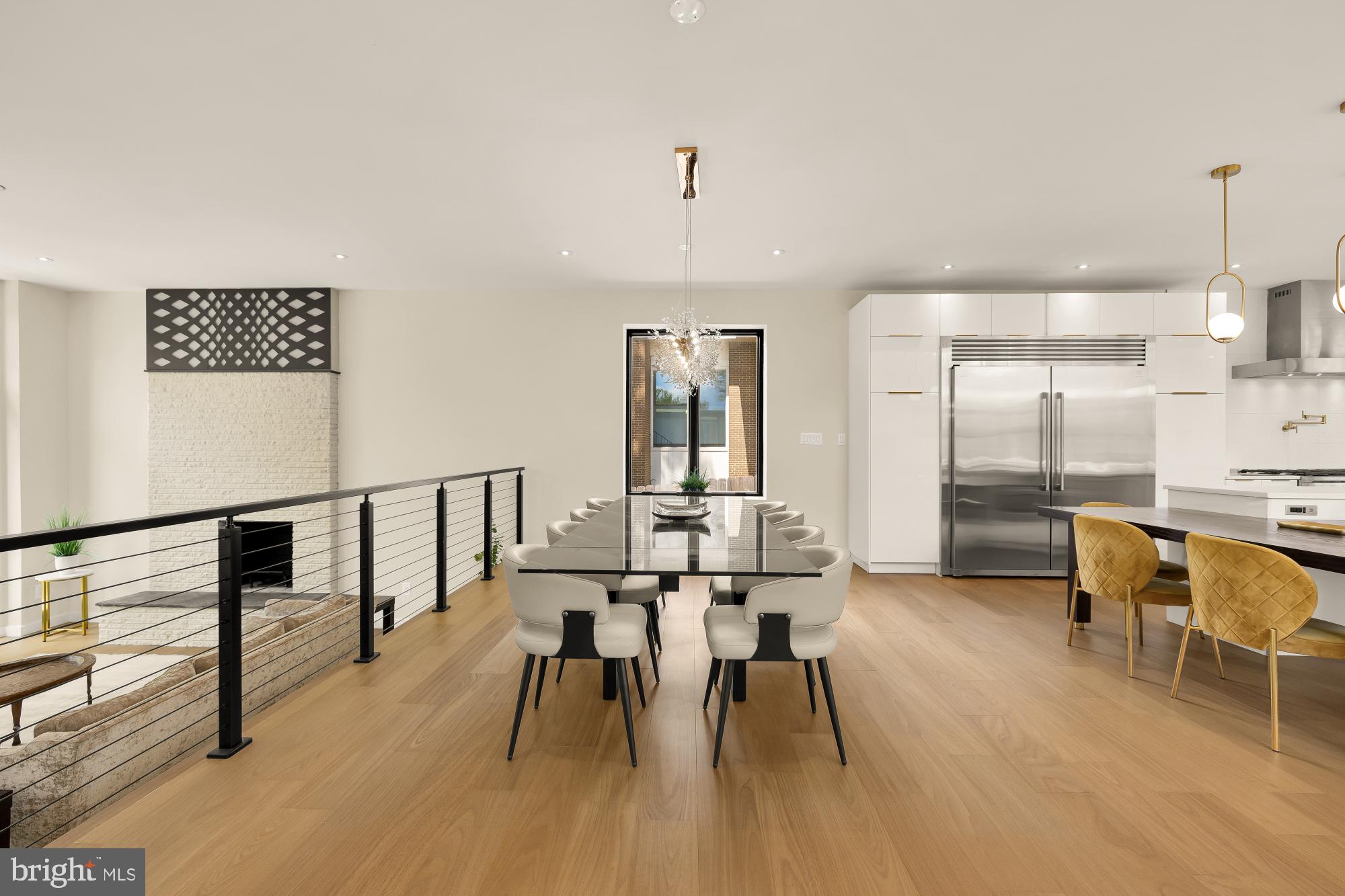 COLONIAL VILLAGE - Residential