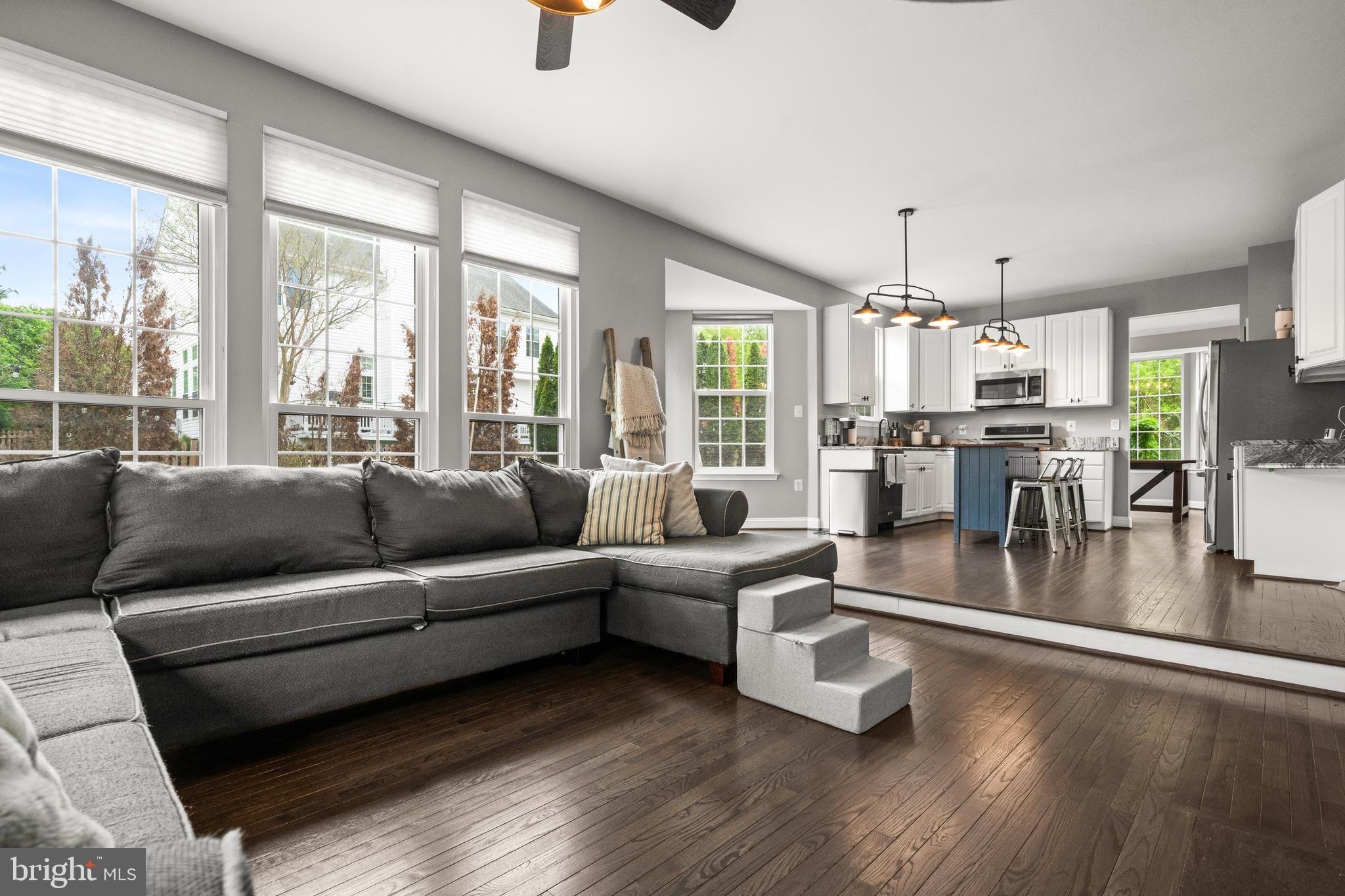 POTOMAC CROSSING - Residential