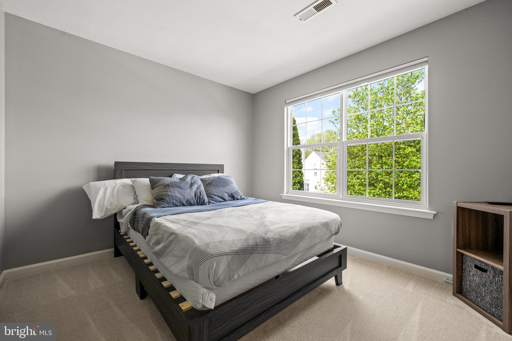 POTOMAC CROSSING - Residential