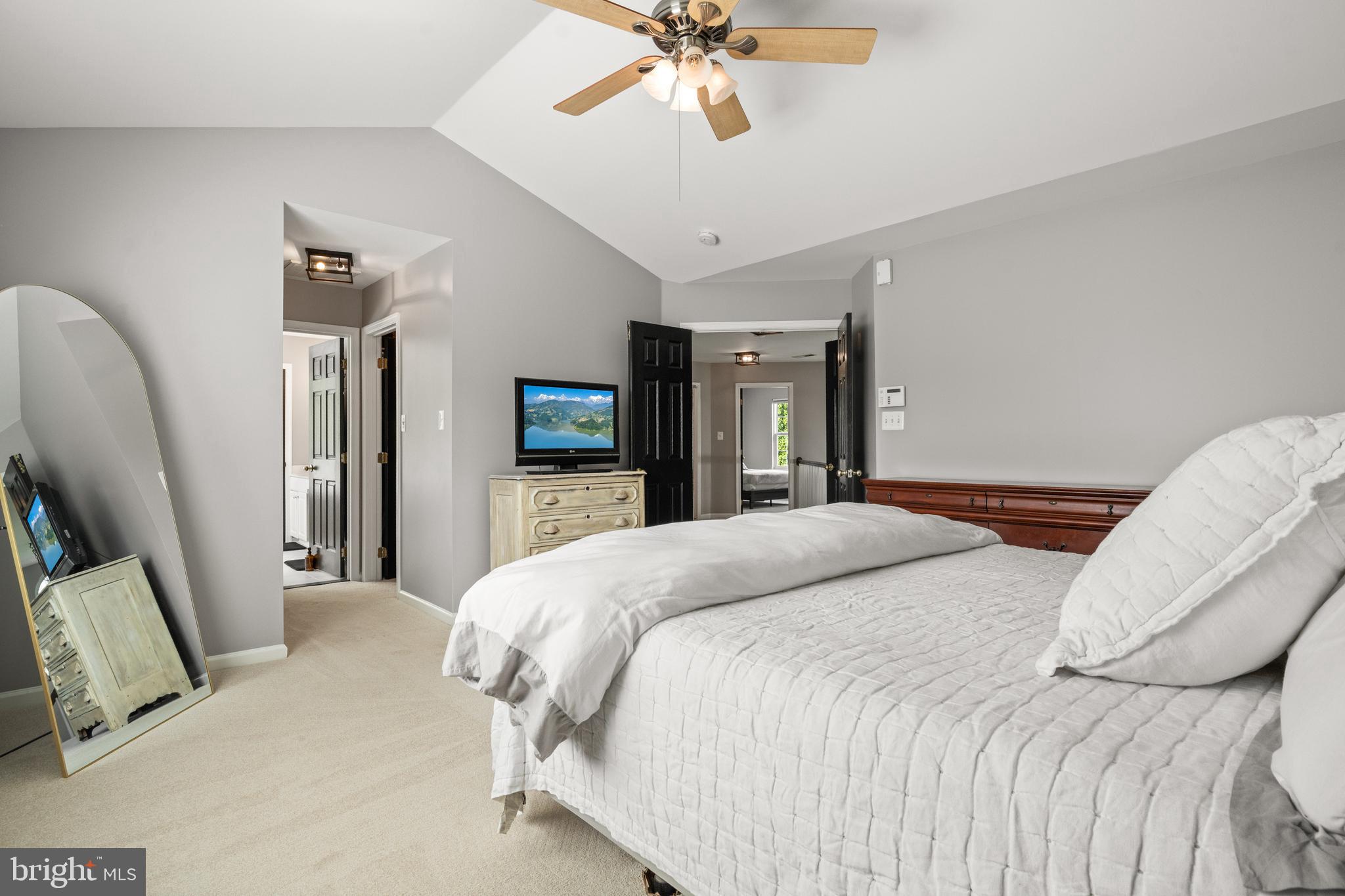 POTOMAC CROSSING - Residential