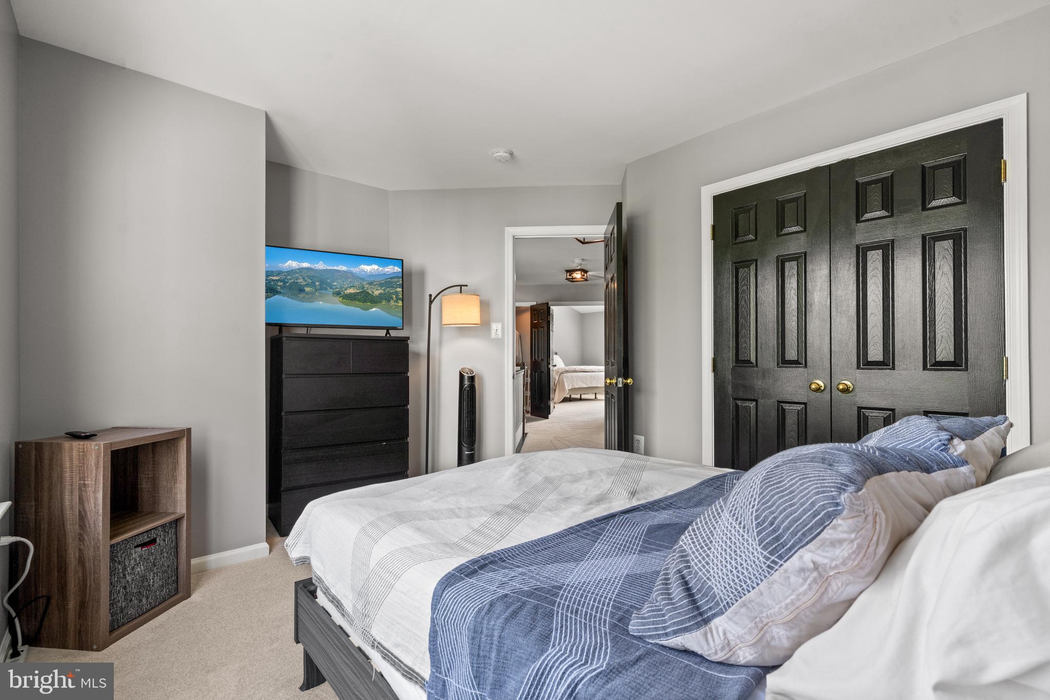 POTOMAC CROSSING - Residential