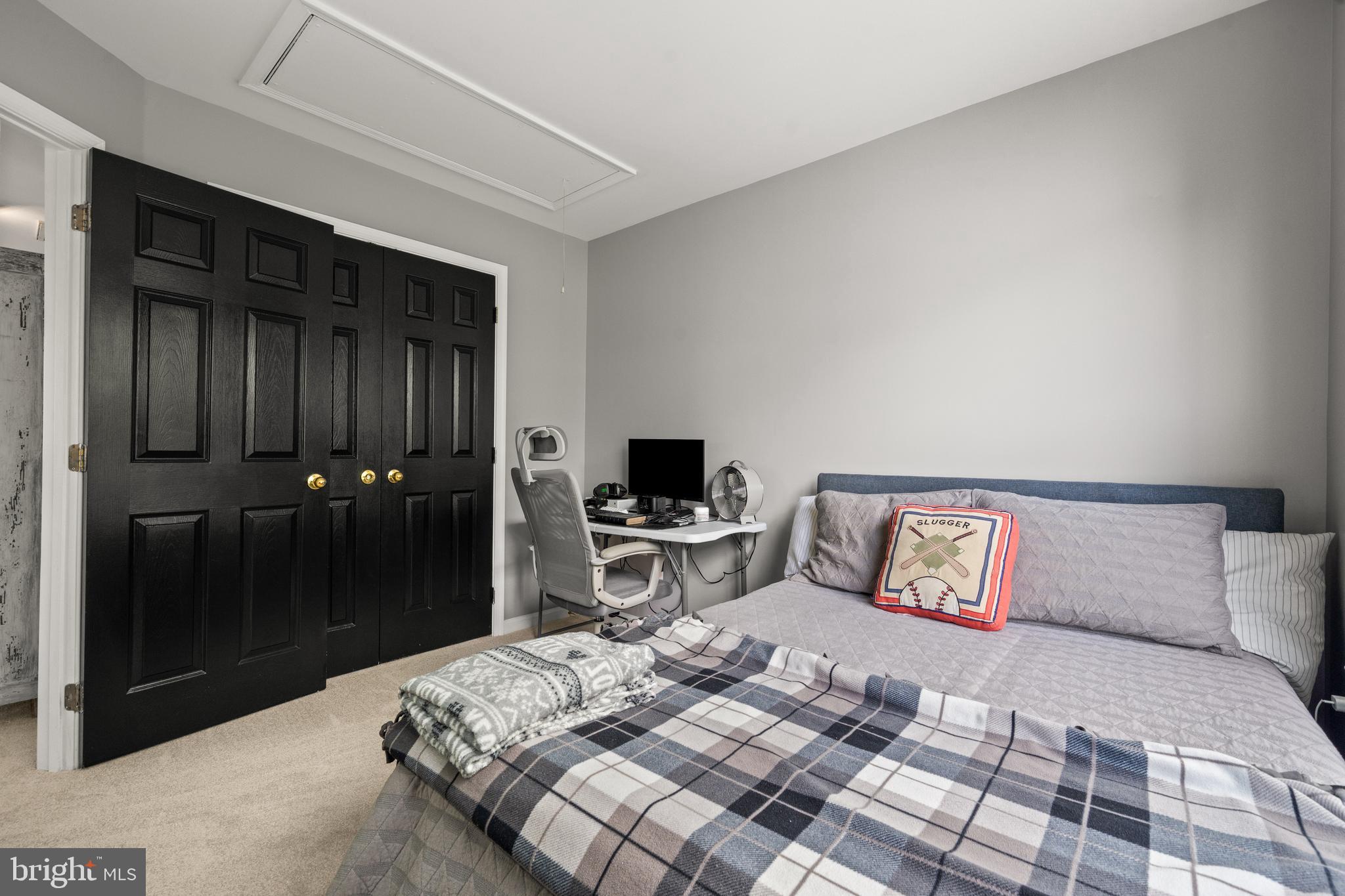 POTOMAC CROSSING - Residential