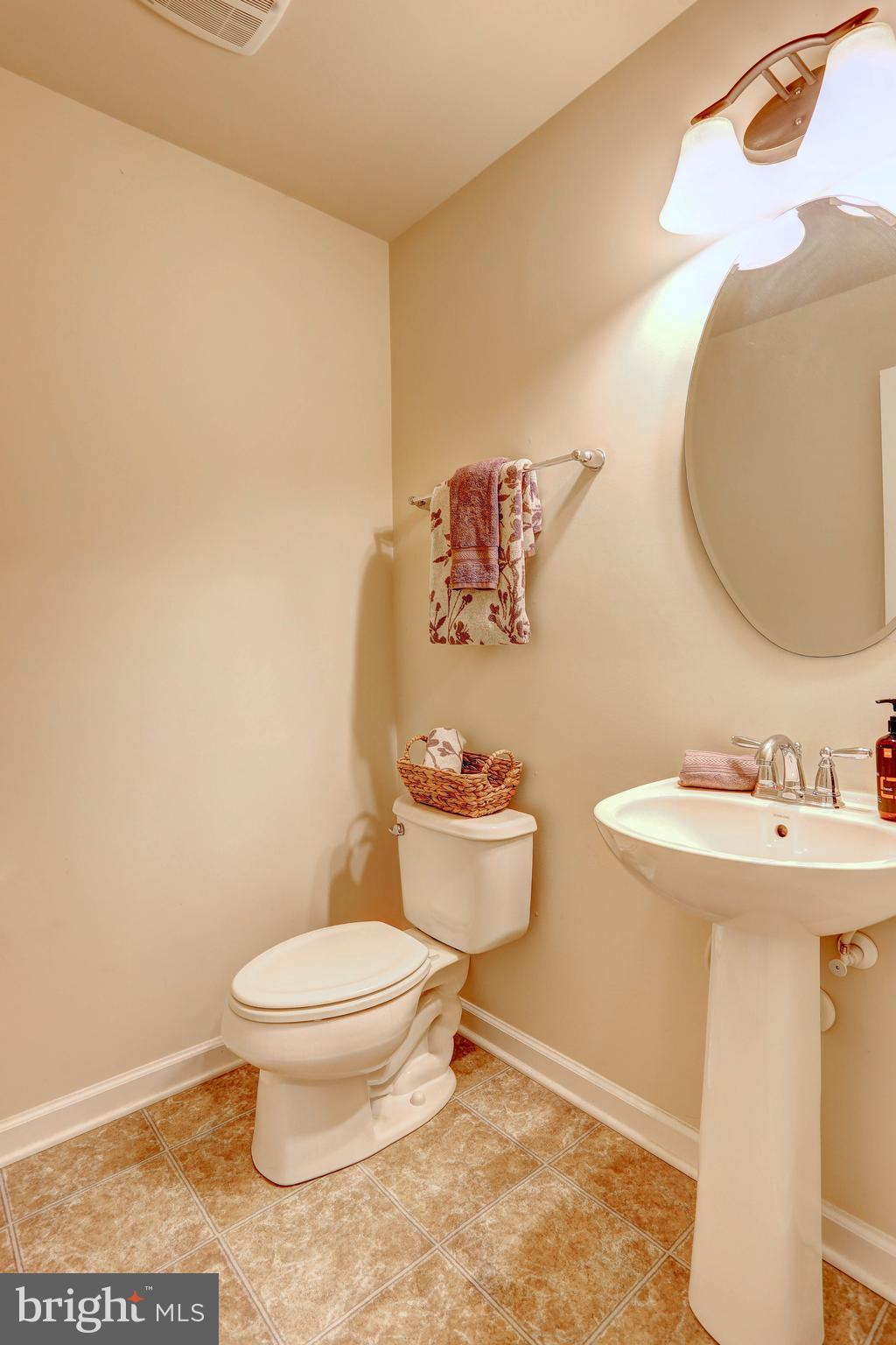 CREEKSIDE VILLAGE AT TANYARD SPRINGS - Residential
