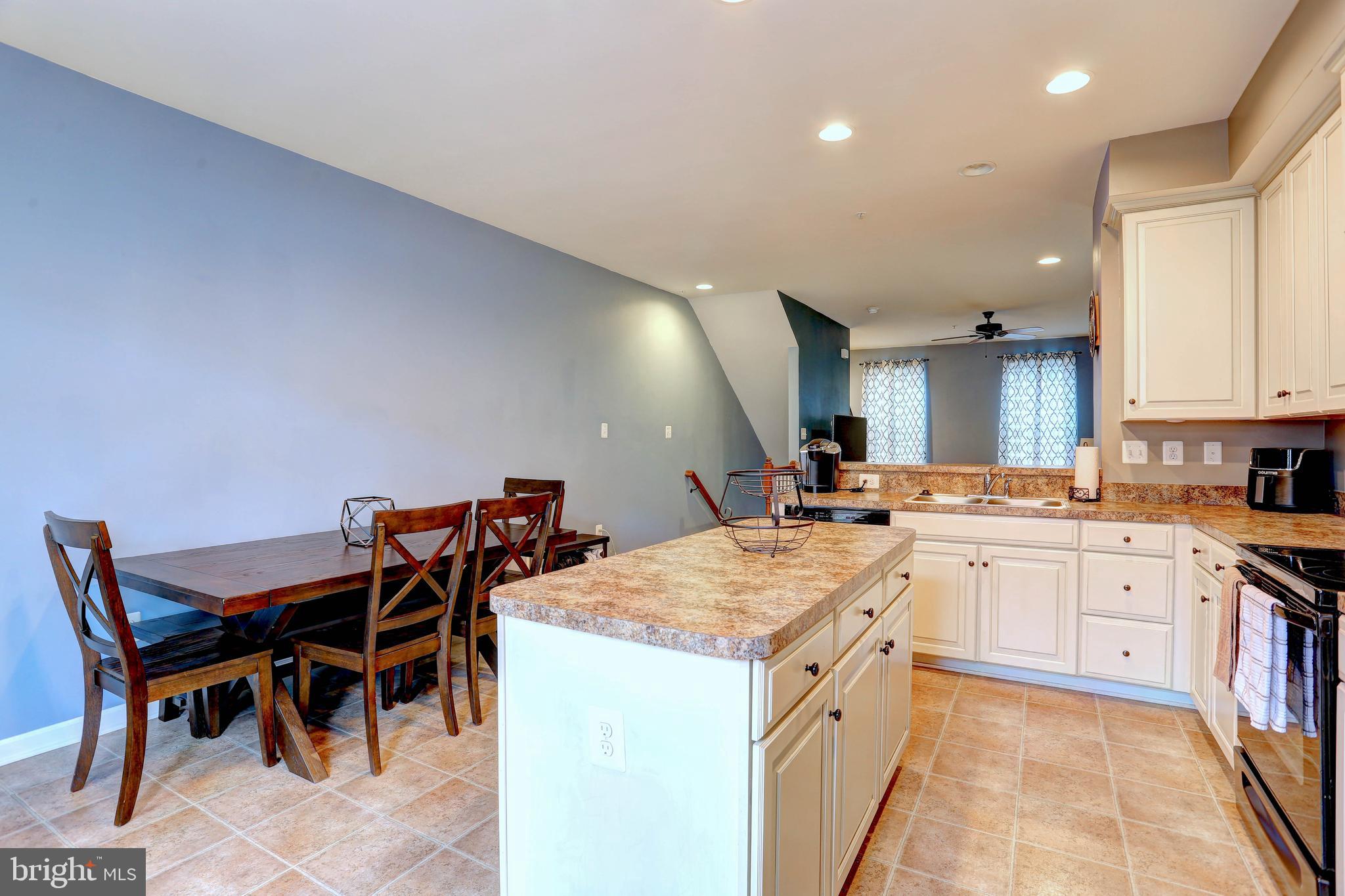 CREEKSIDE VILLAGE AT TANYARD SPRINGS - Residential