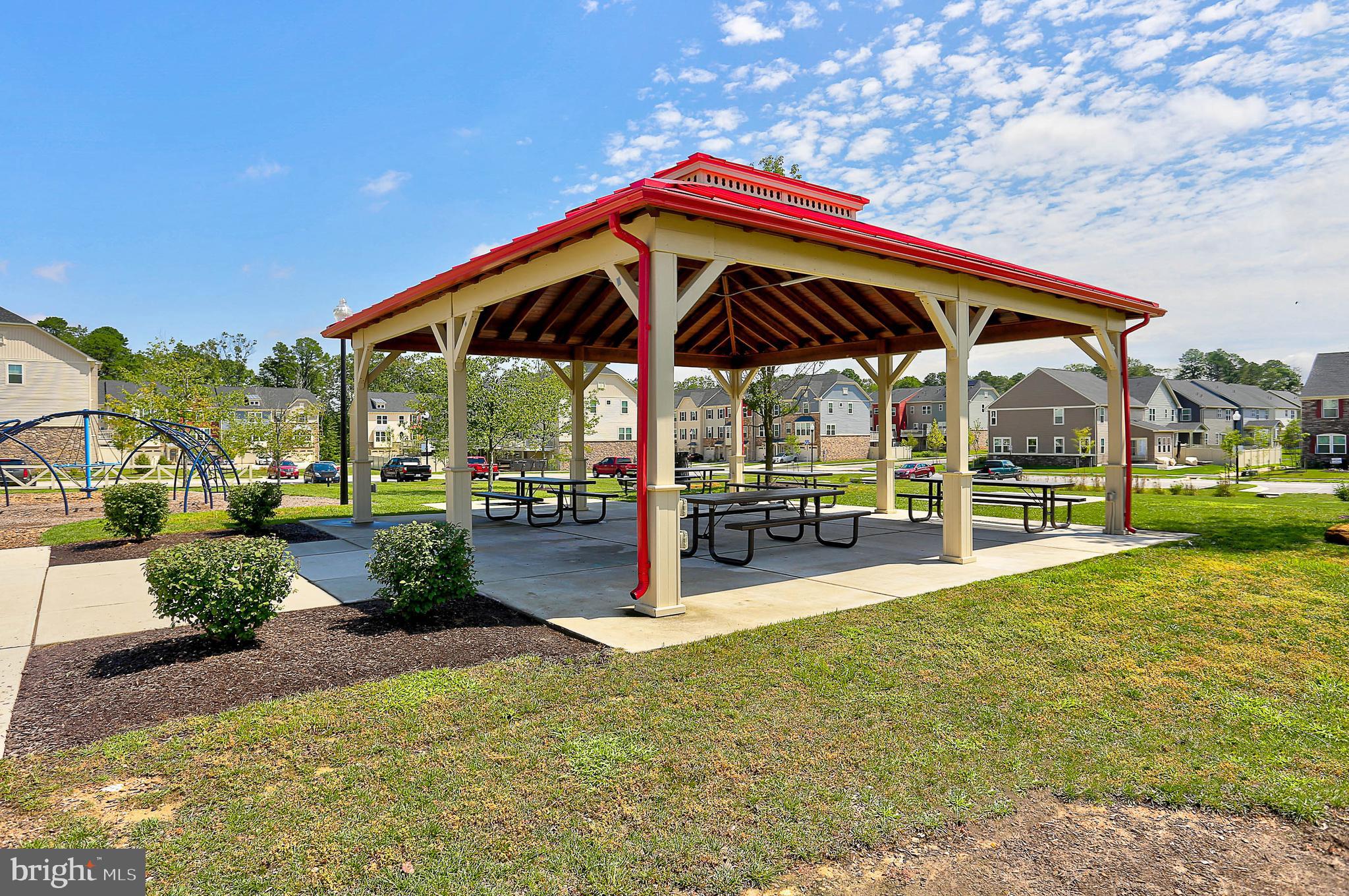 CREEKSIDE VILLAGE AT TANYARD SPRINGS - Residential