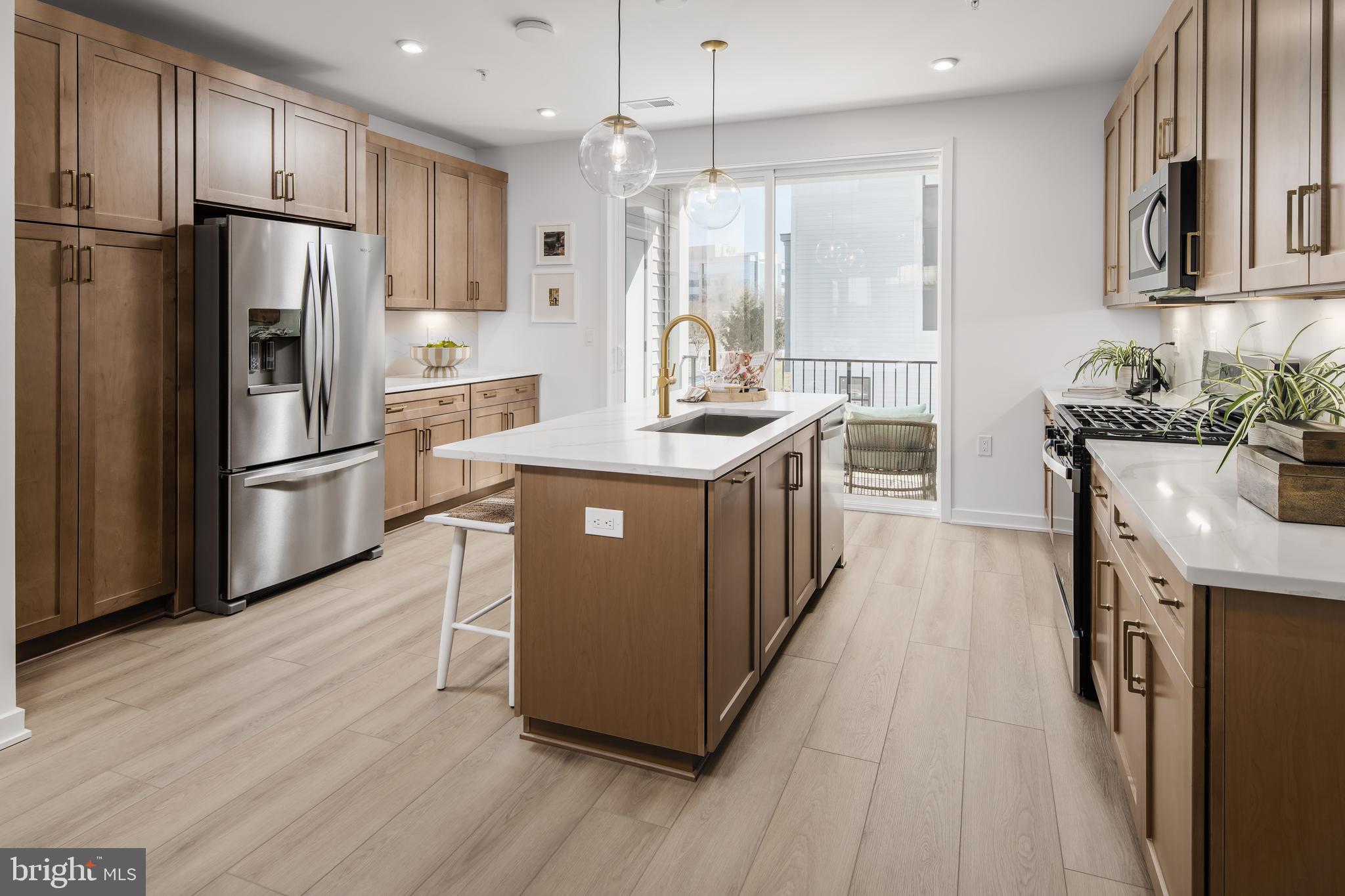 COMMONWEALTH PLACE AT WESTFIELDS - Residential