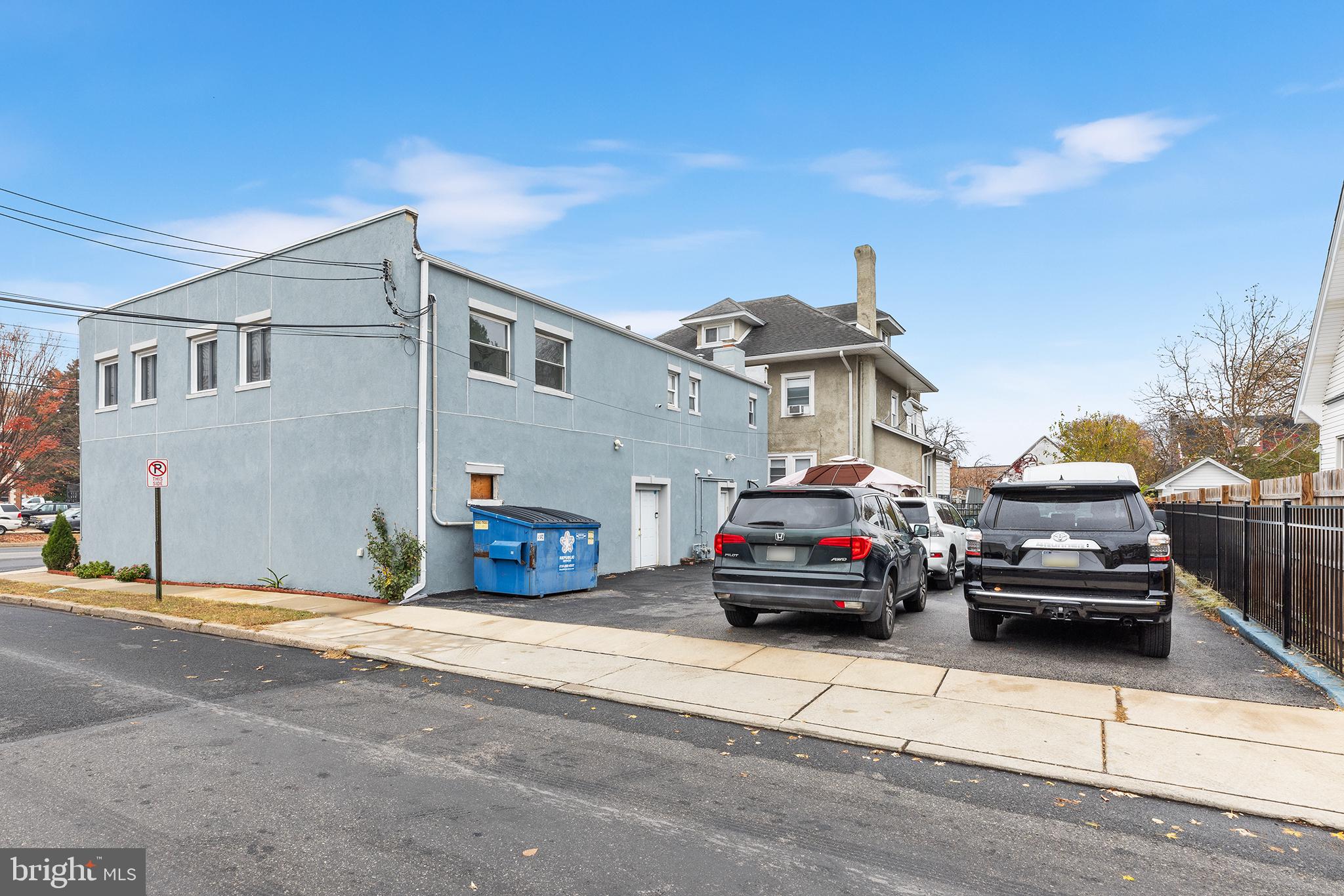 9138 W CHESTER PIKE