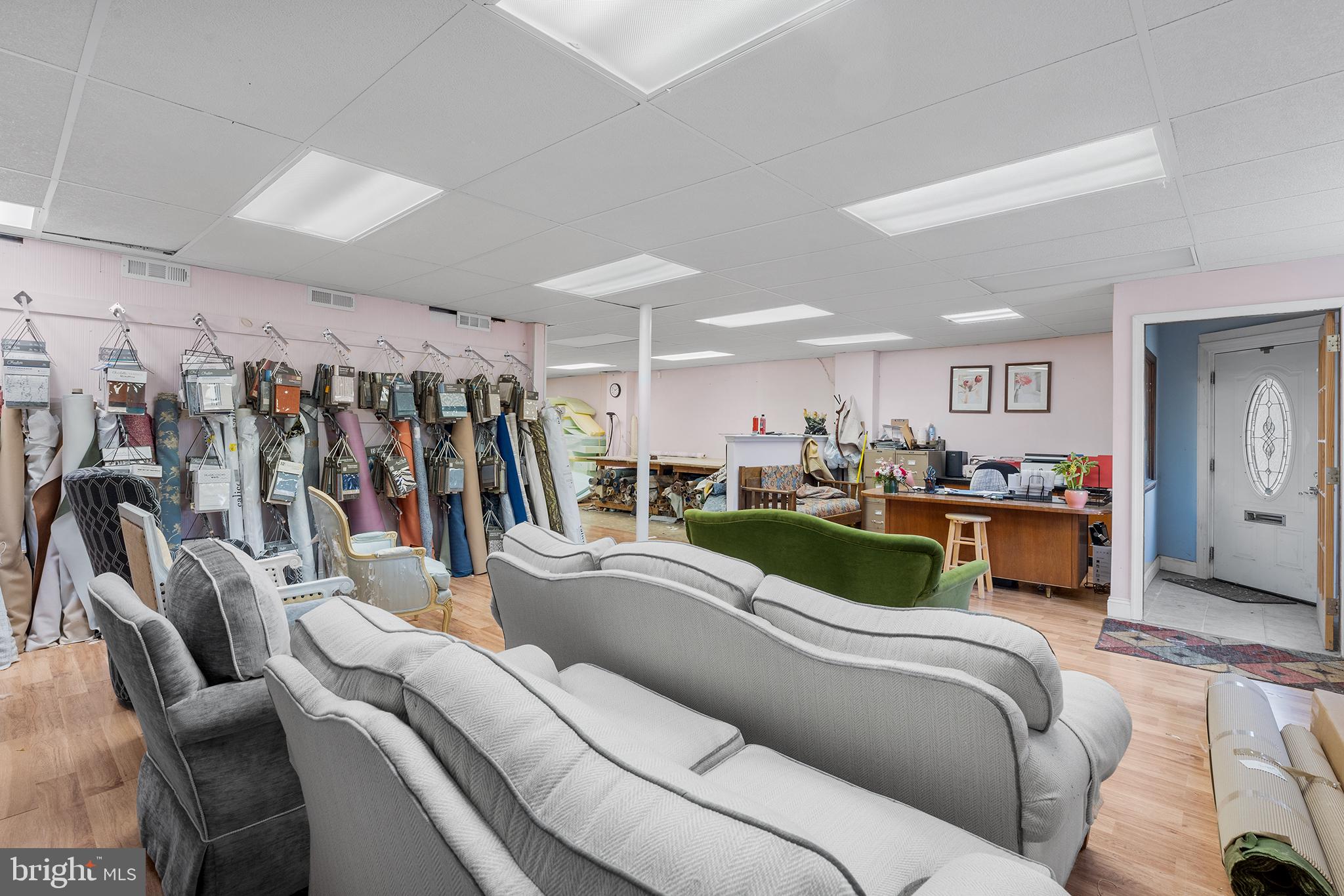9138 W CHESTER PIKE