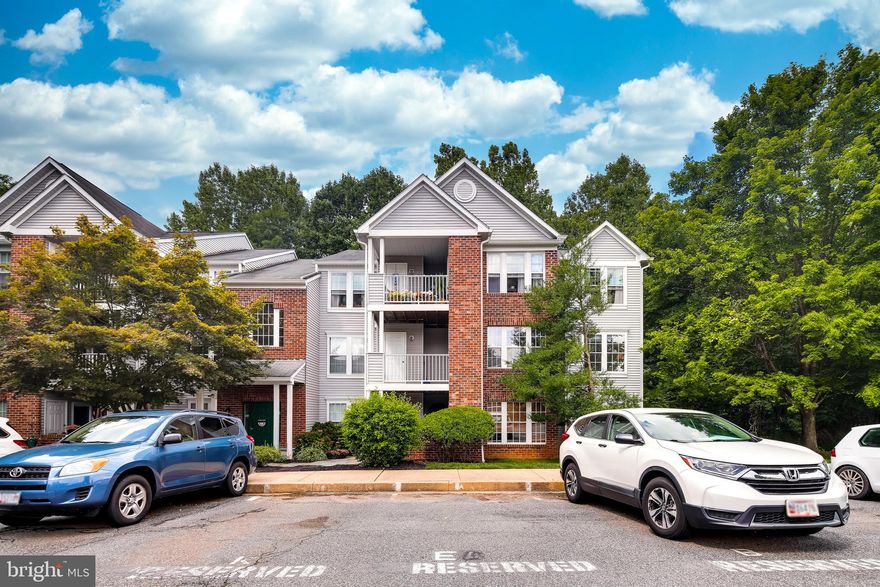 Lovely 2 Bedroom, 2 Bathroom condo in Brentwood Park.   This condo is located on the second floor.   There is a large private balcony.  It has a traditional floor plan with a nice Kitchen, Living room and a separate dining room.  Lots of windows found throughout this home.  Neutral paint throughout and neutral carpet.   A seller credit will be given for replacing  the refrigerator and the stacked washer/dryer.