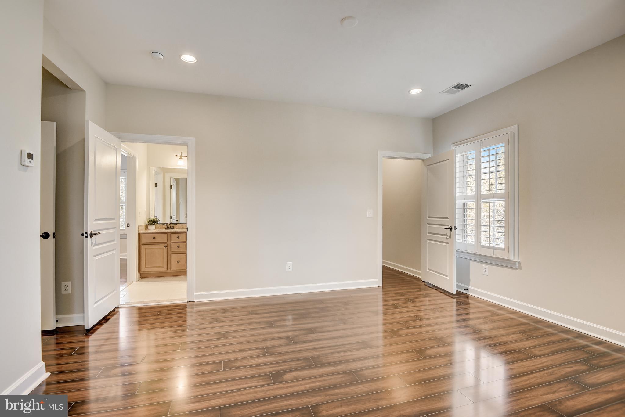 HUNTING CREST - Residential