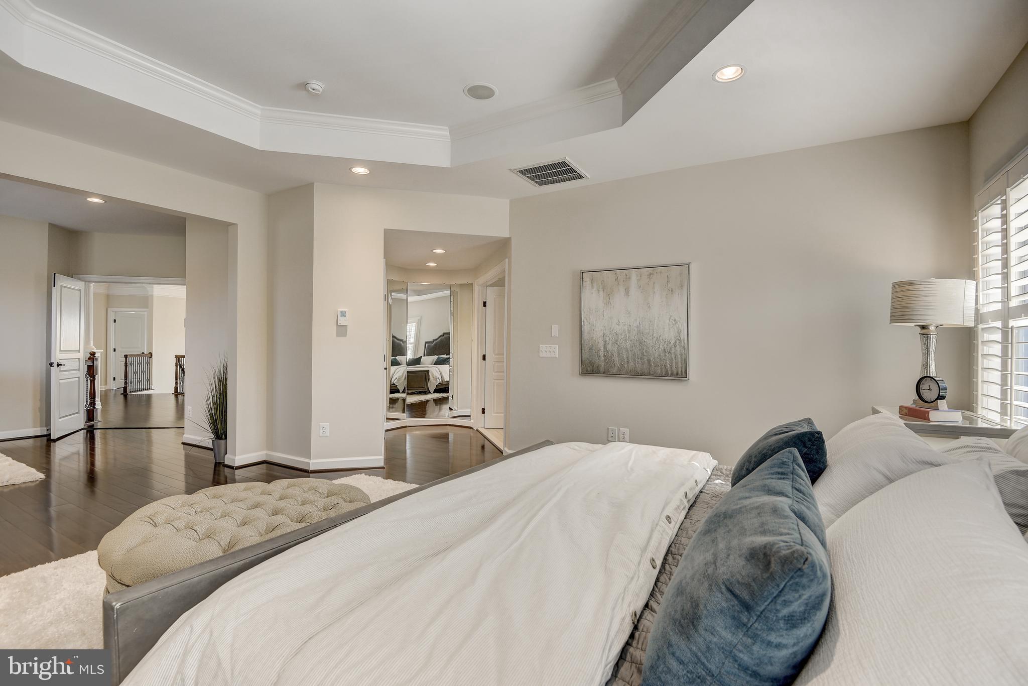 HUNTING CREST - Residential