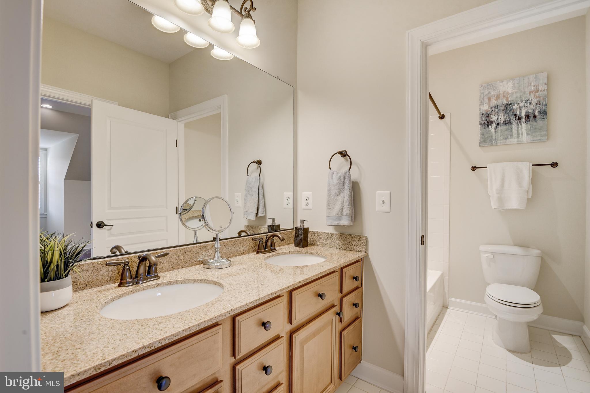 HUNTING CREST - Residential