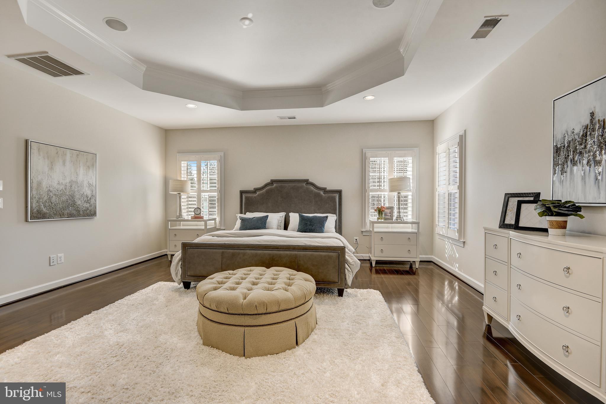 HUNTING CREST - Residential