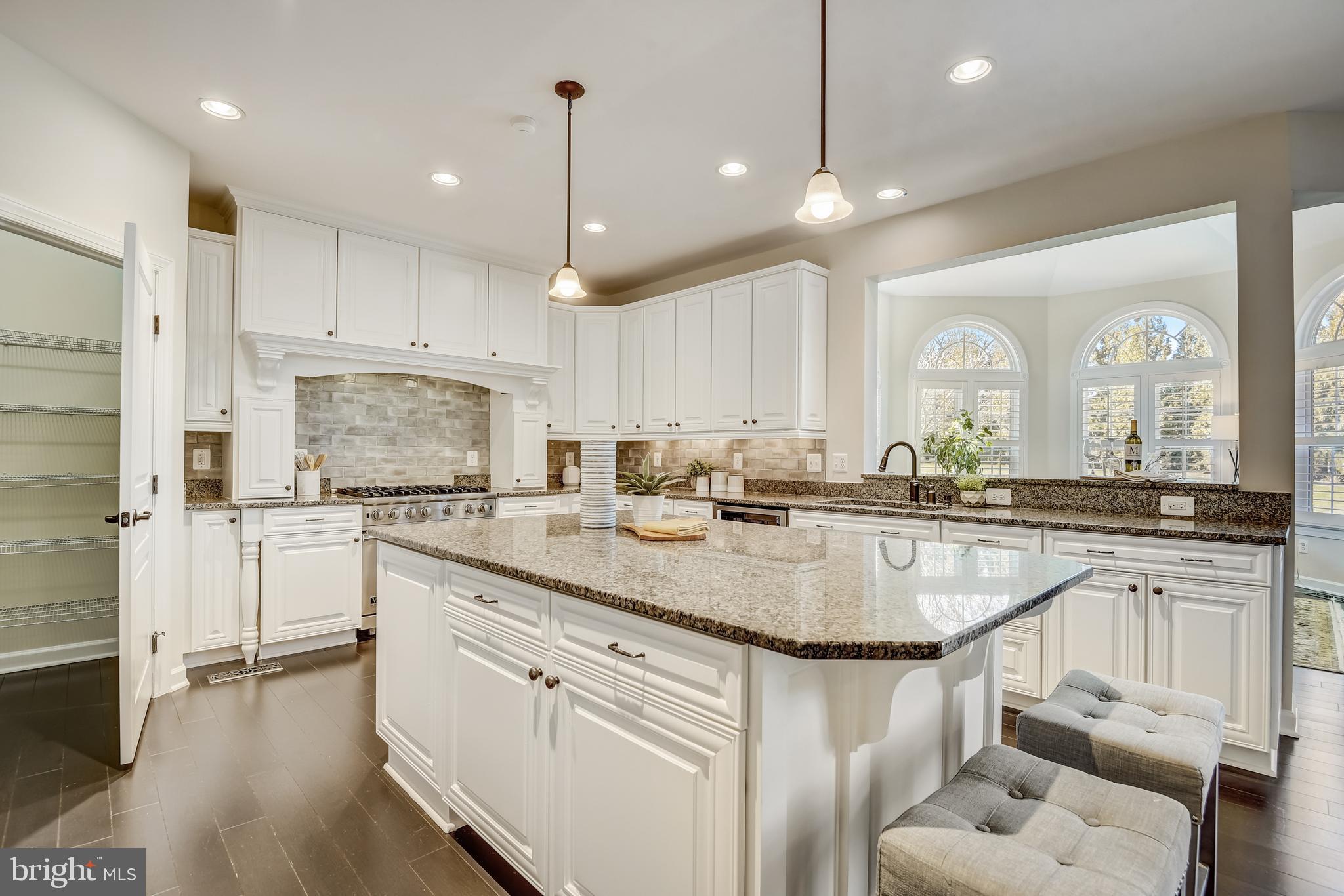 HUNTING CREST - Residential