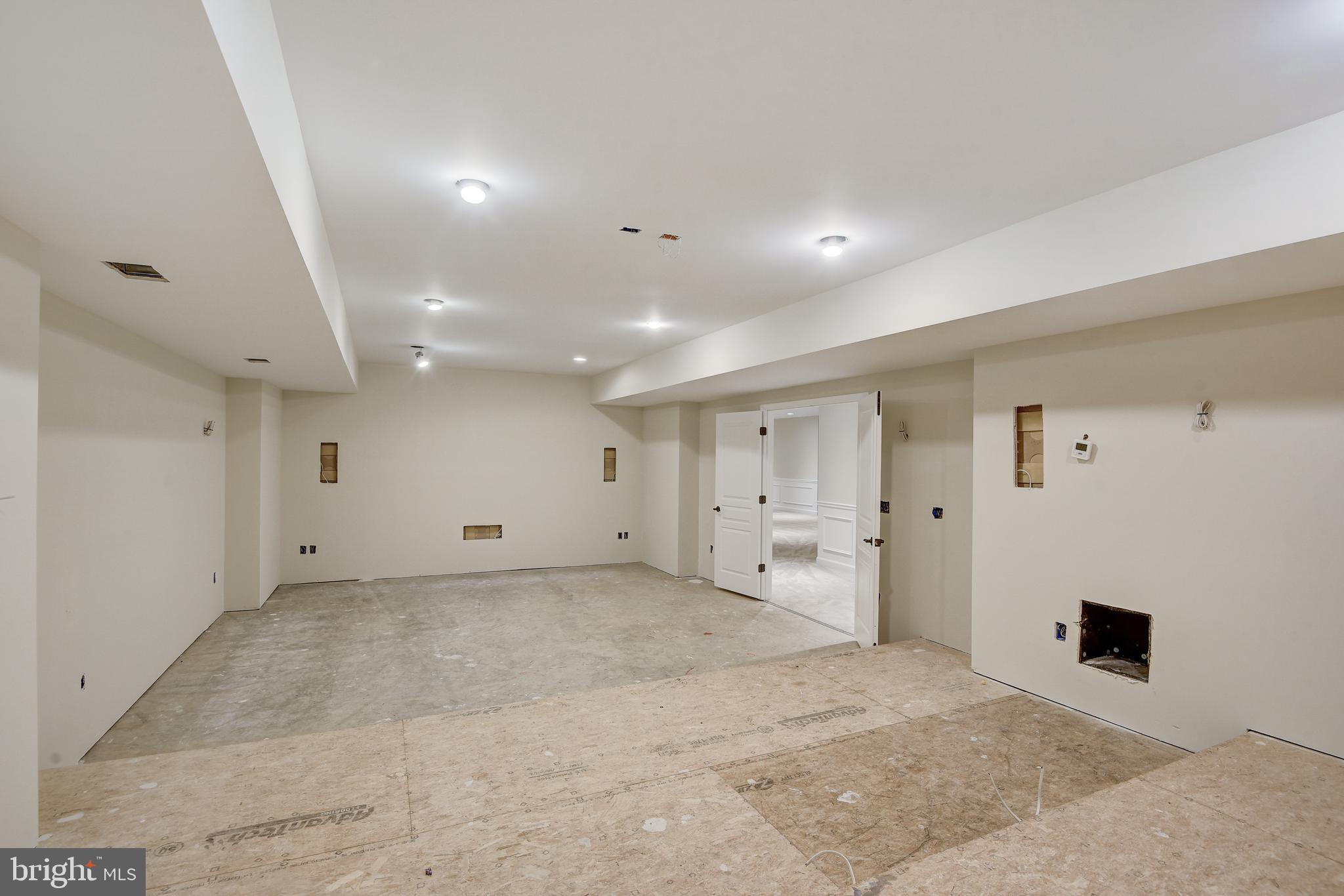 HUNTING CREST - Residential