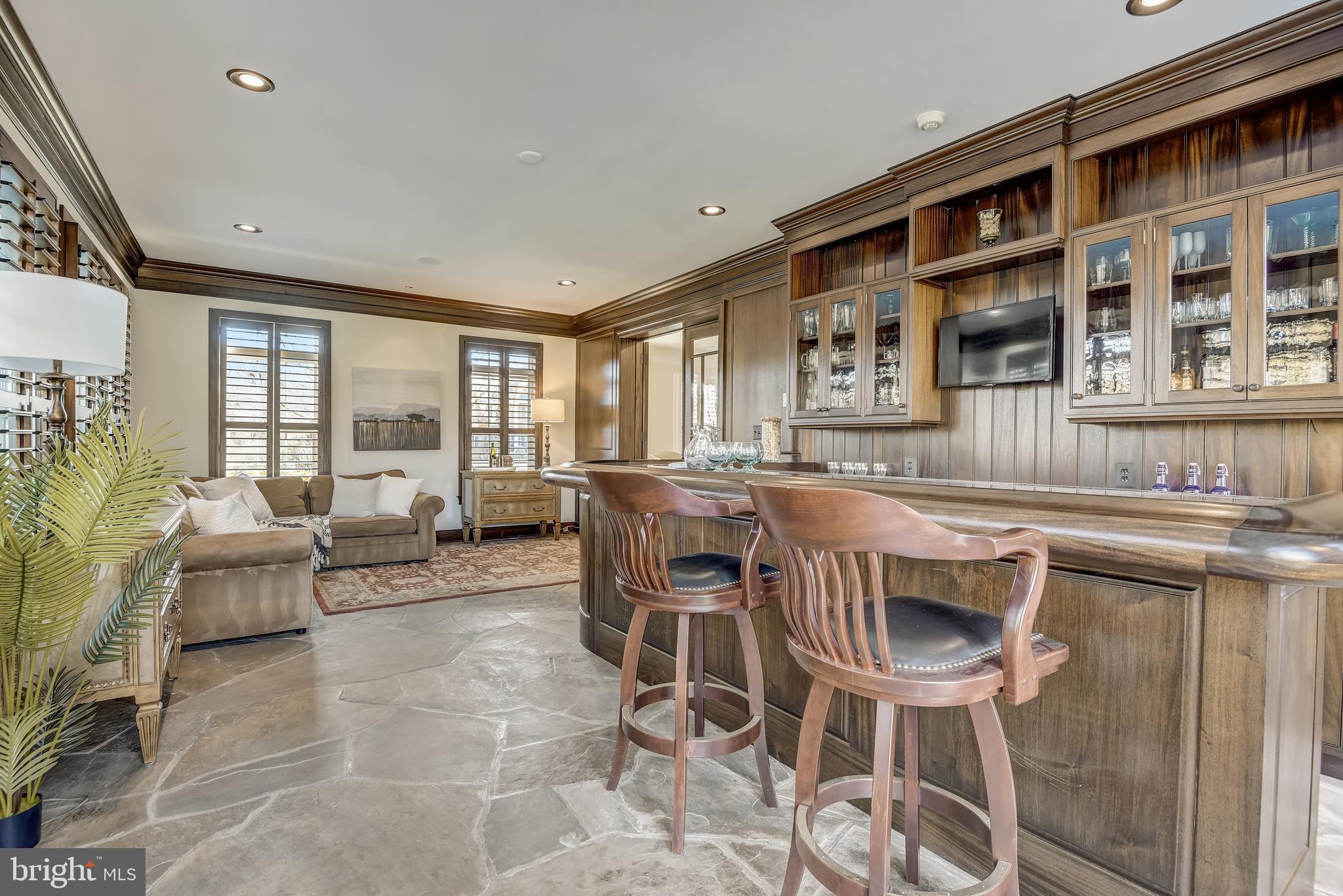 HUNTING CREST - Residential