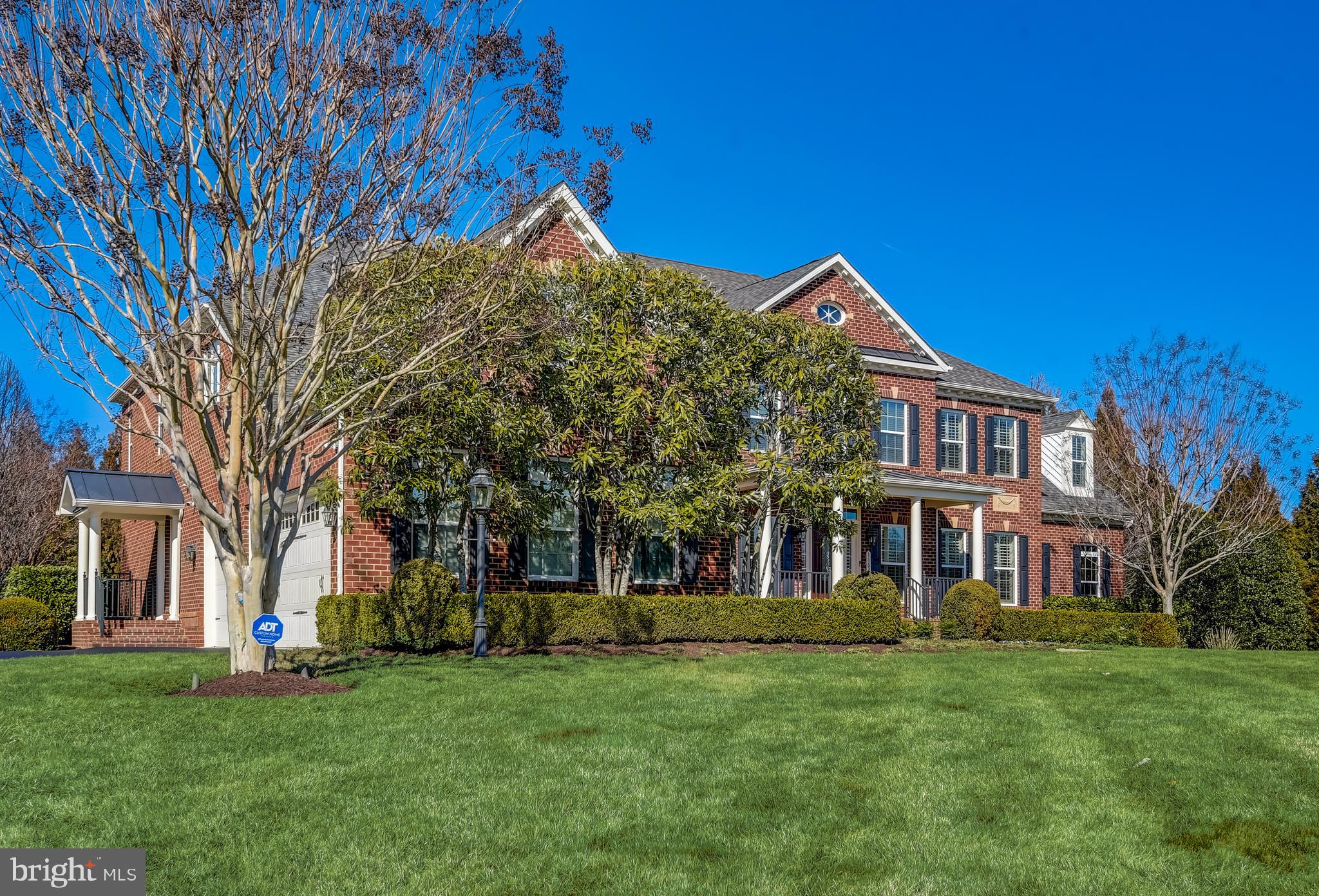 HUNTING CREST - Residential