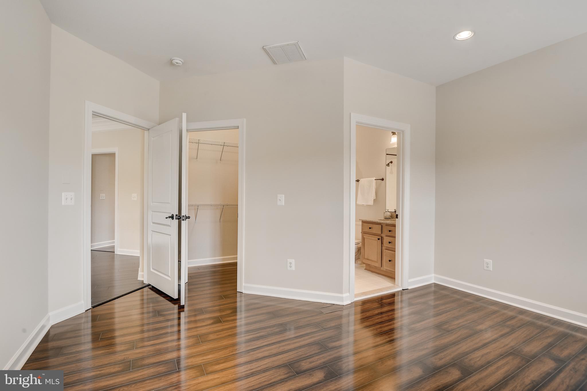 HUNTING CREST - Residential