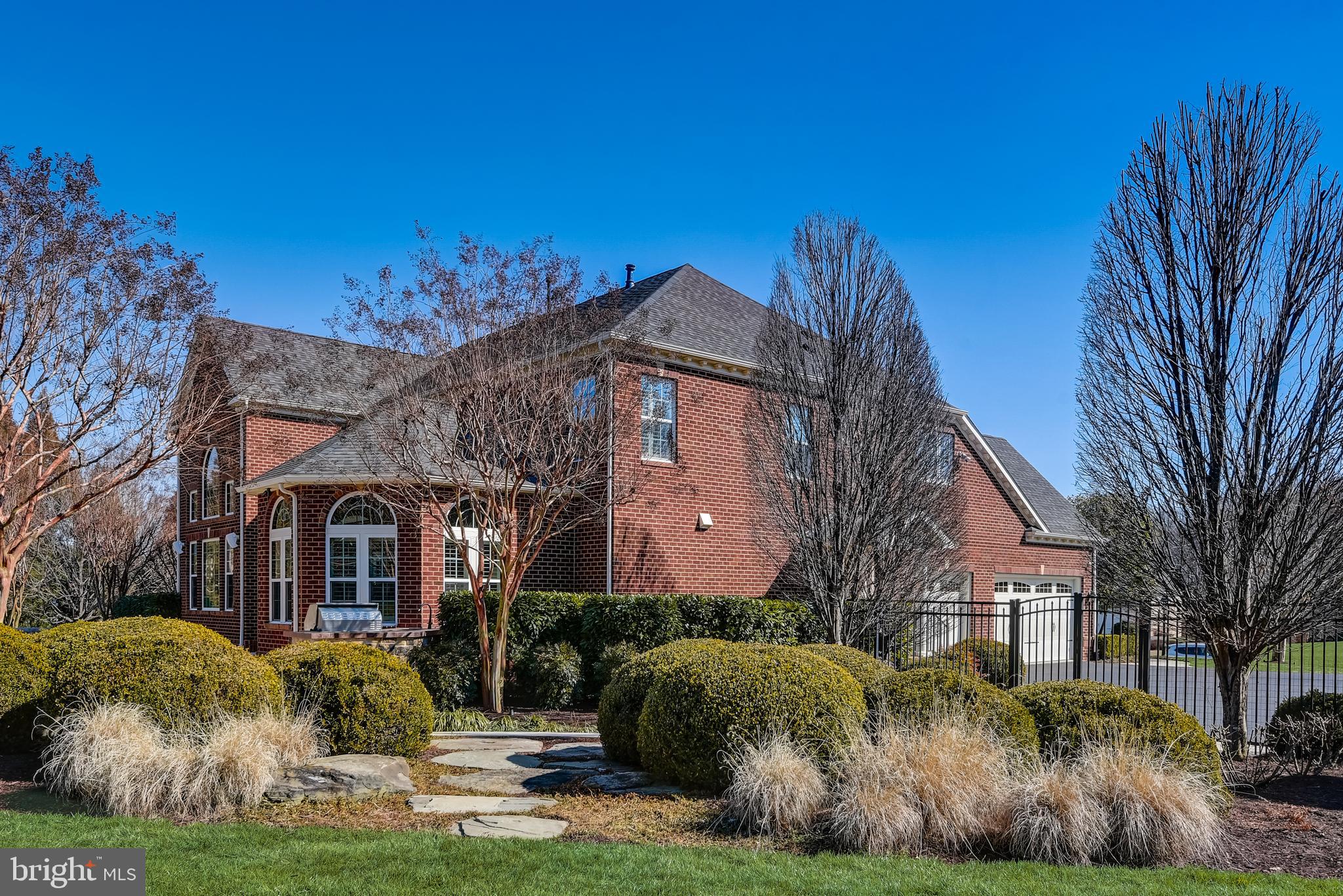 HUNTING CREST - Residential