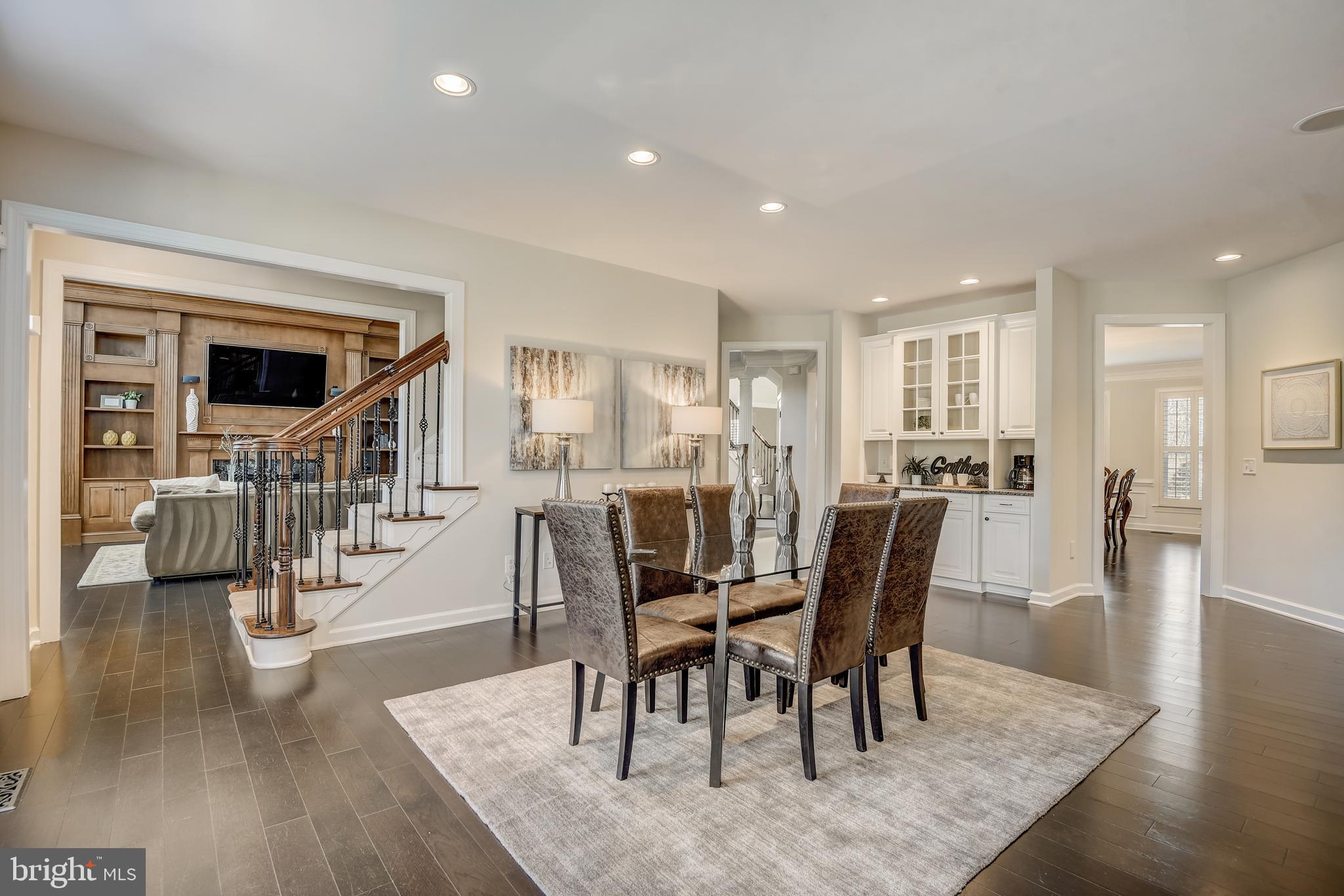 HUNTING CREST - Residential