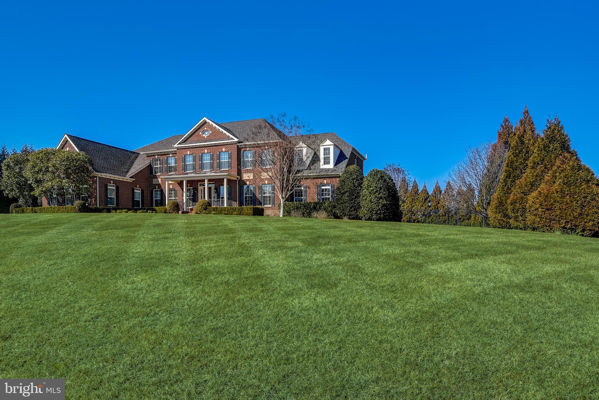 HUNTING CREST - Residential