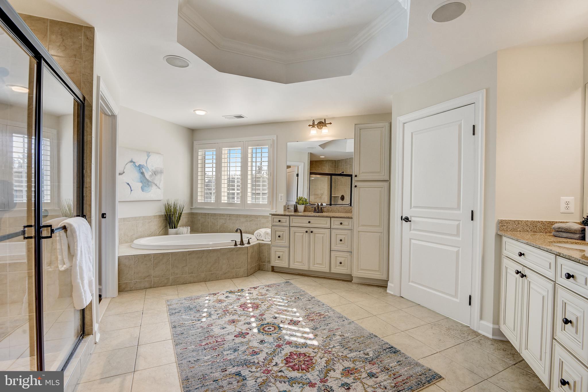 HUNTING CREST - Residential