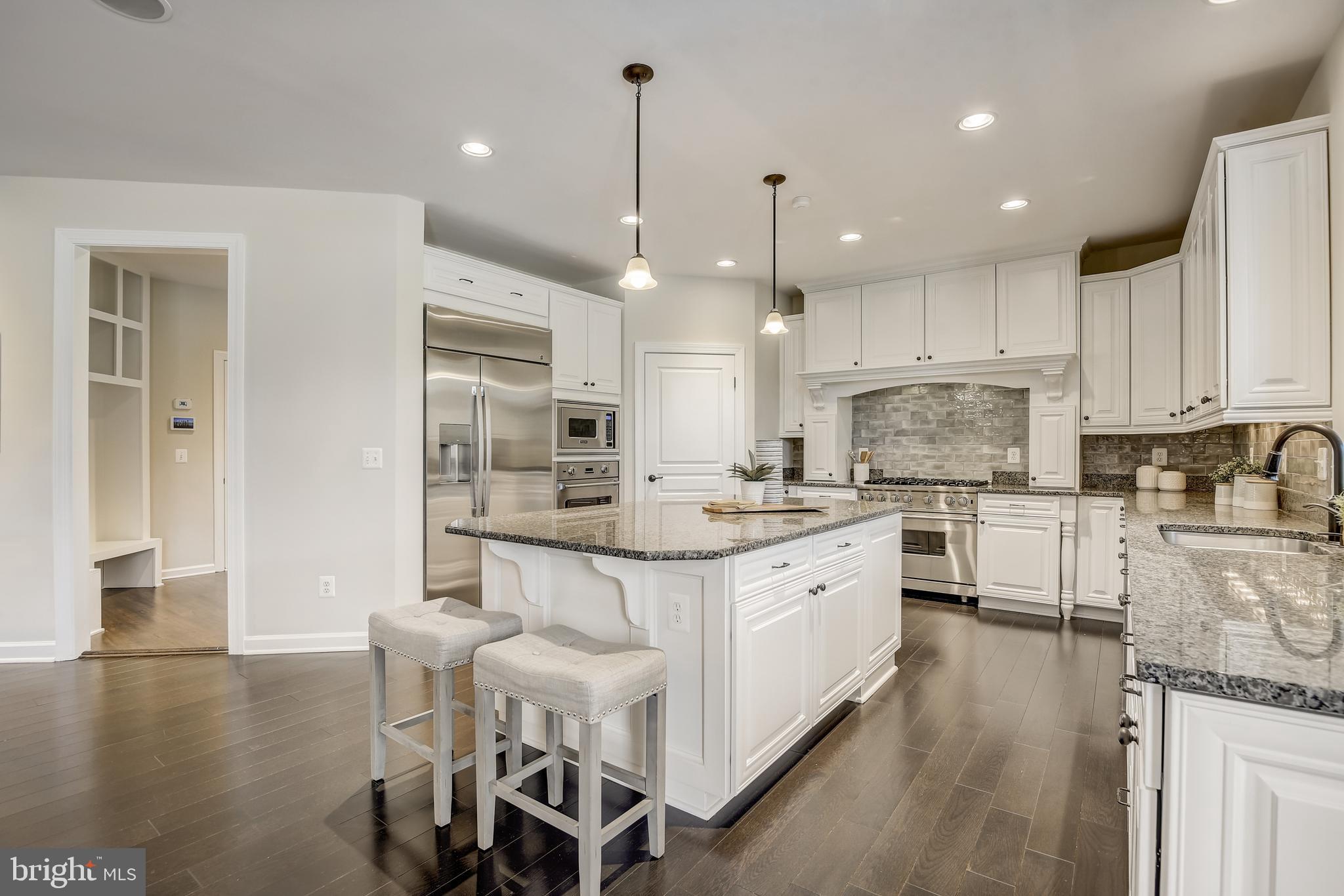 HUNTING CREST - Residential