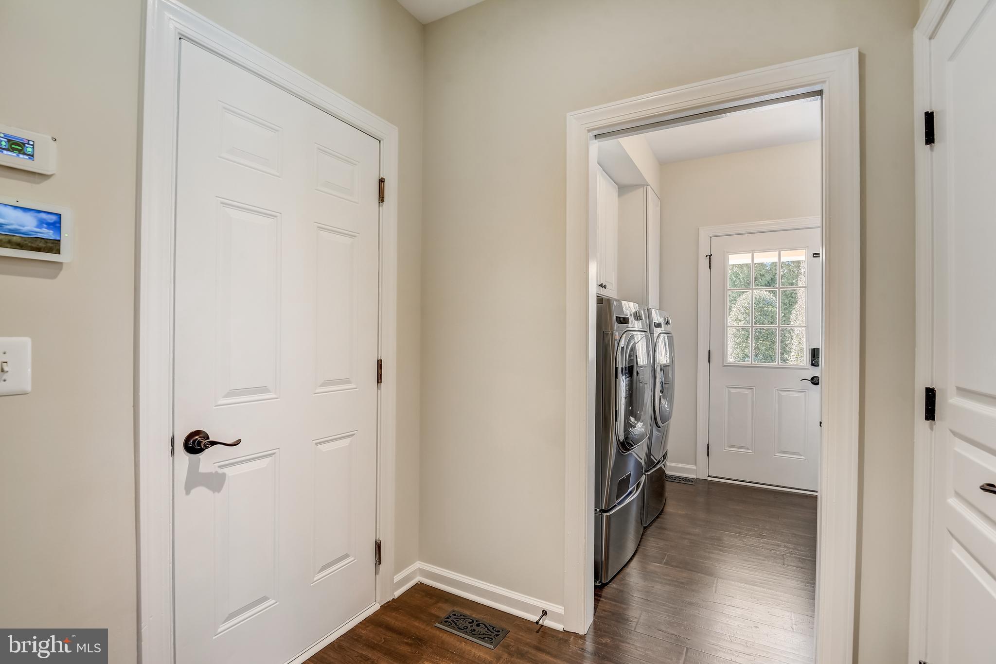 HUNTING CREST - Residential