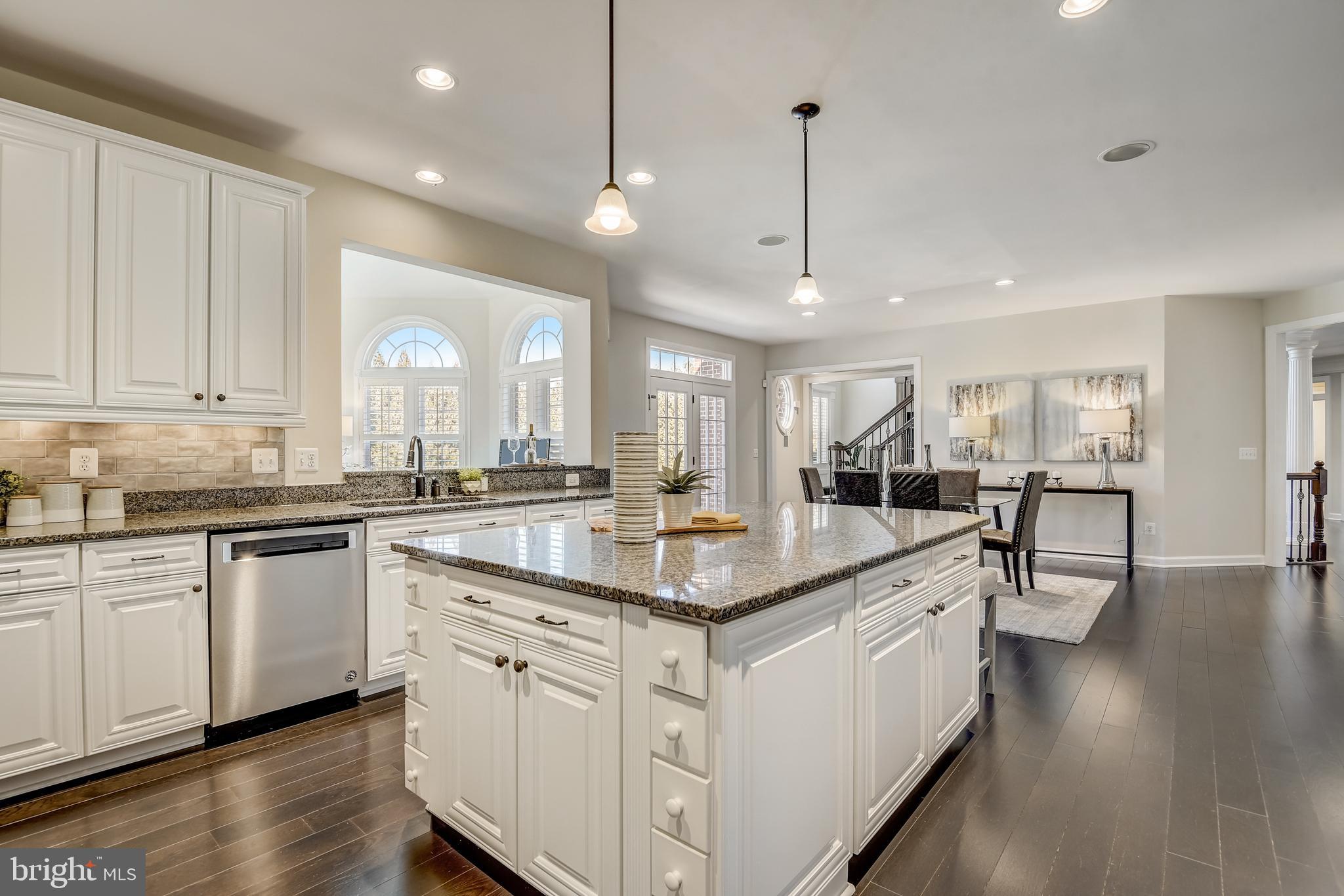 HUNTING CREST - Residential