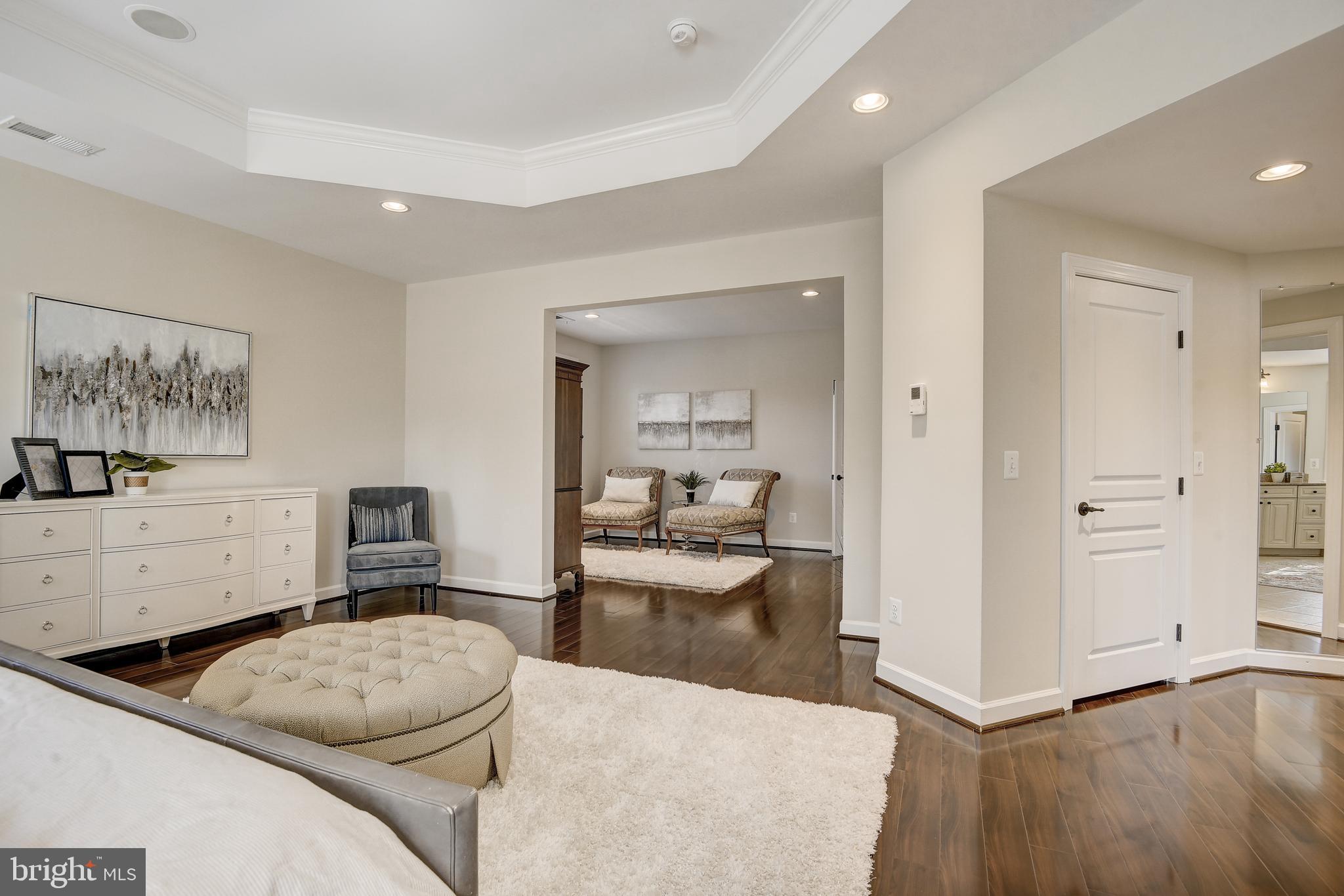 HUNTING CREST - Residential