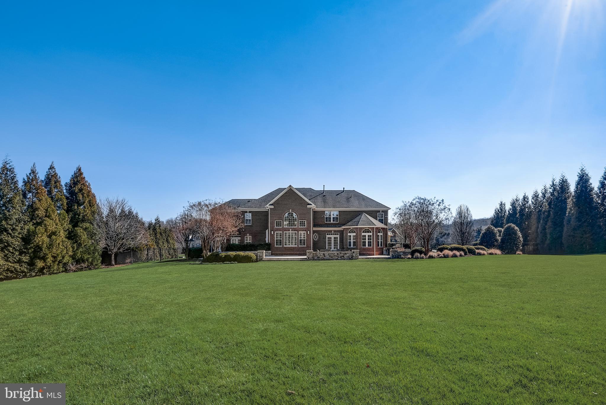 HUNTING CREST - Residential