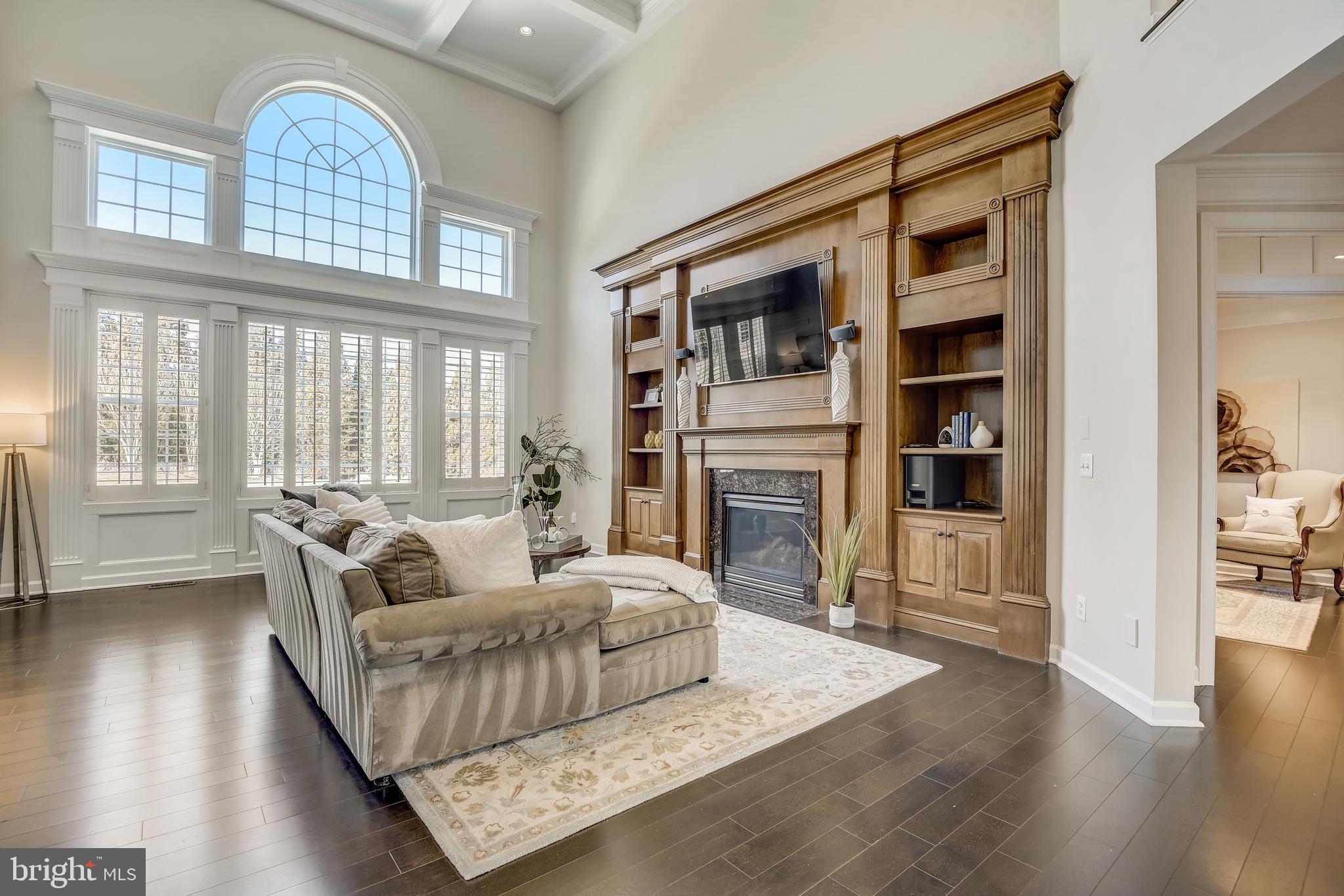 HUNTING CREST - Residential