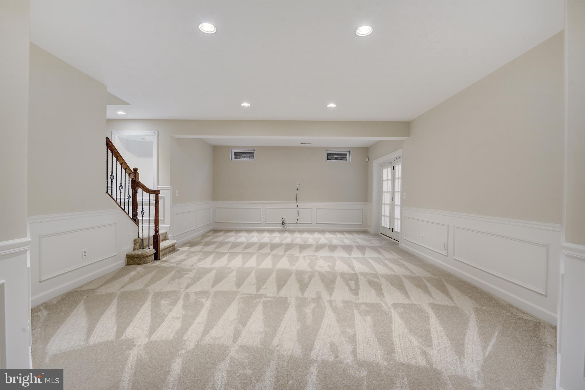 HUNTING CREST - Residential