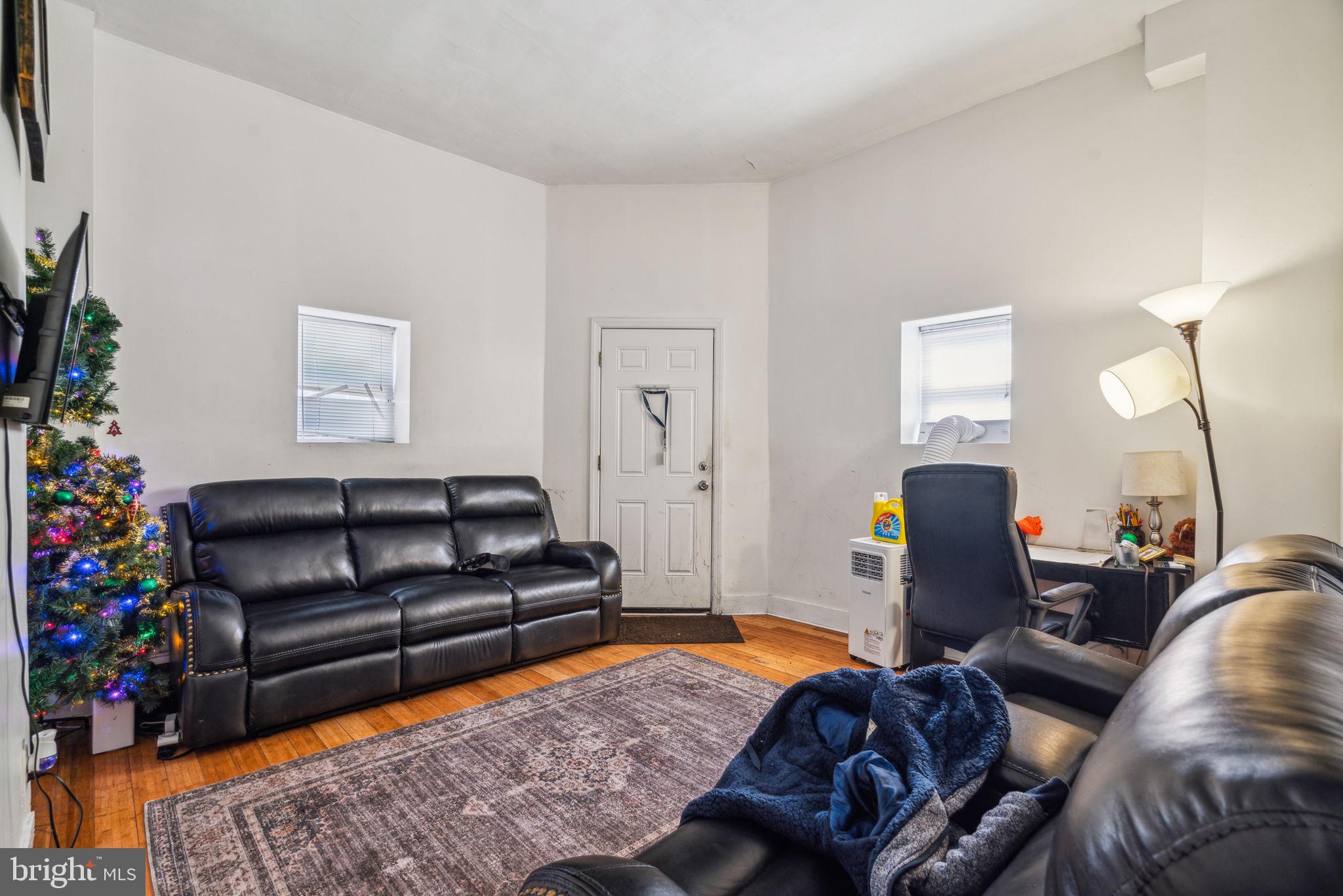 WEST PASSYUNK - Residential Income