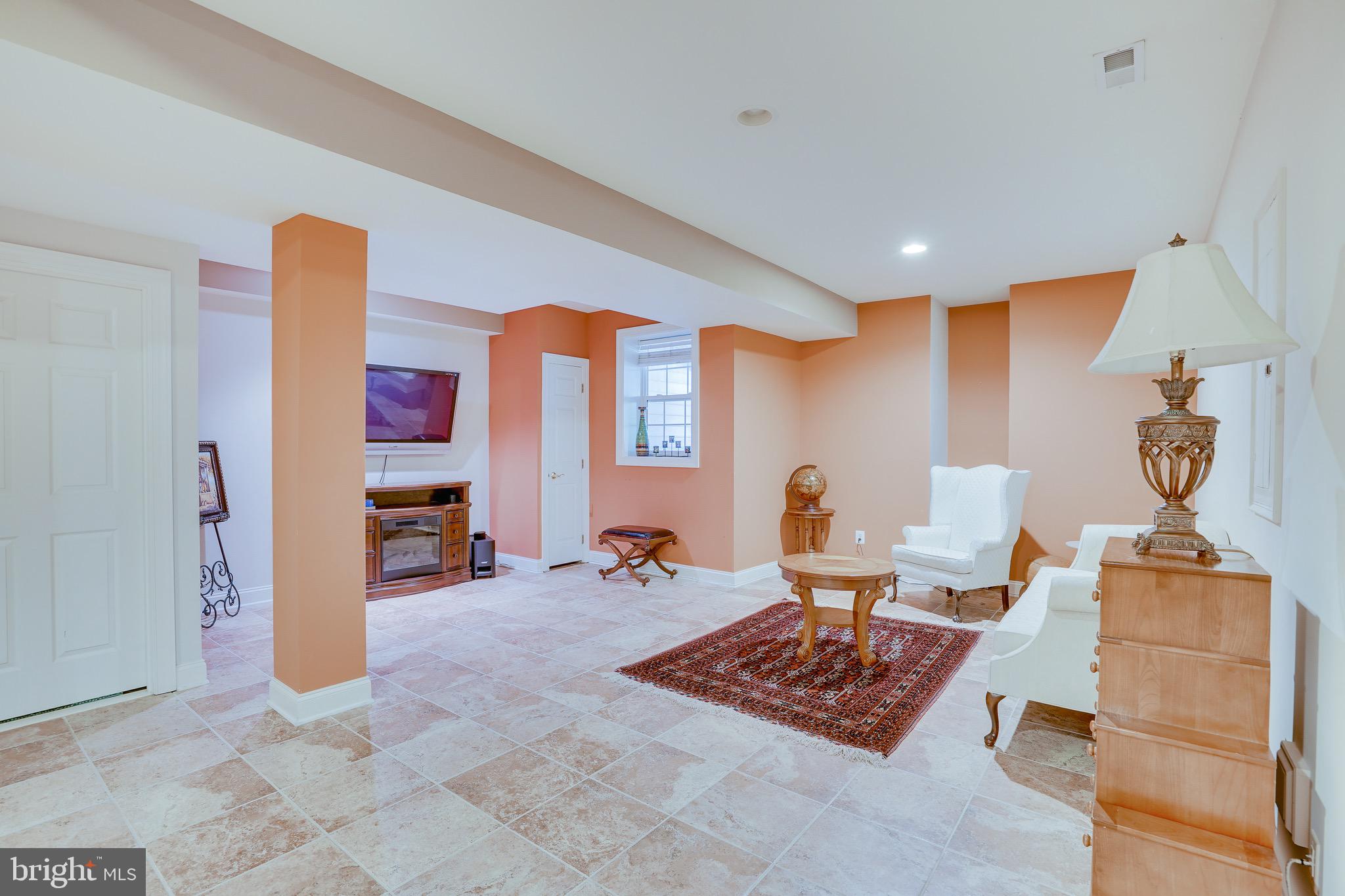 BELMONT COUNTRY CLUB - Residential