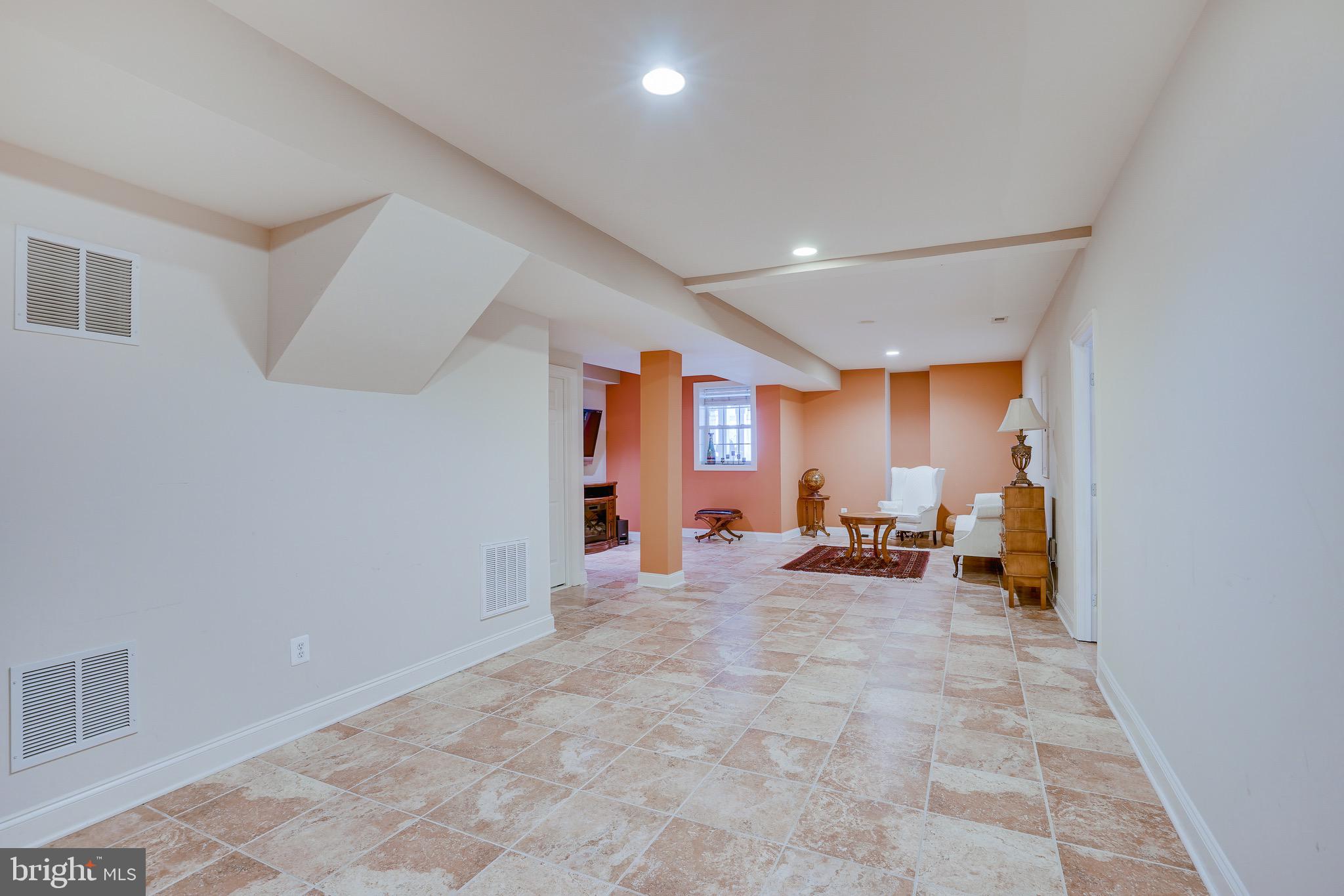 BELMONT COUNTRY CLUB - Residential