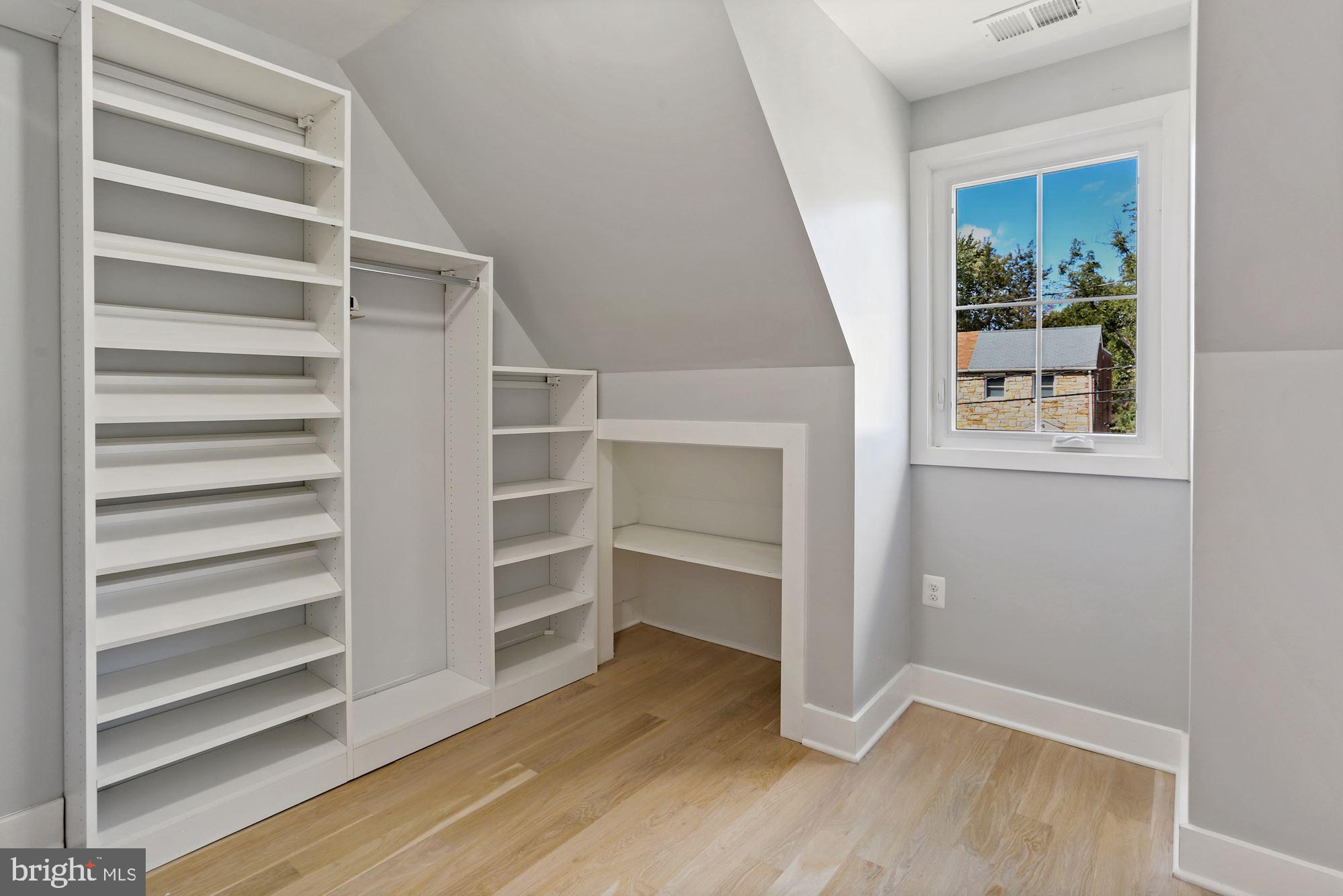 ROSEMONT - Residential