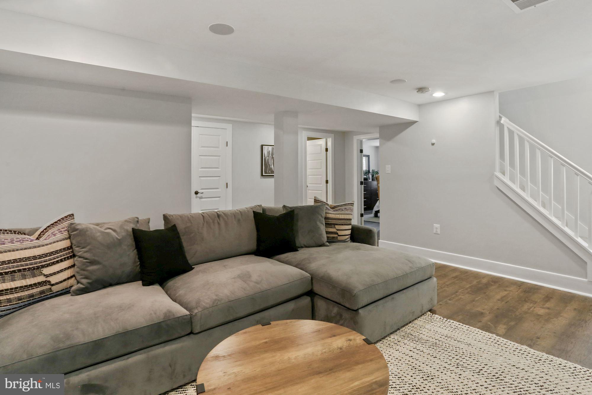 ROSEMONT - Residential