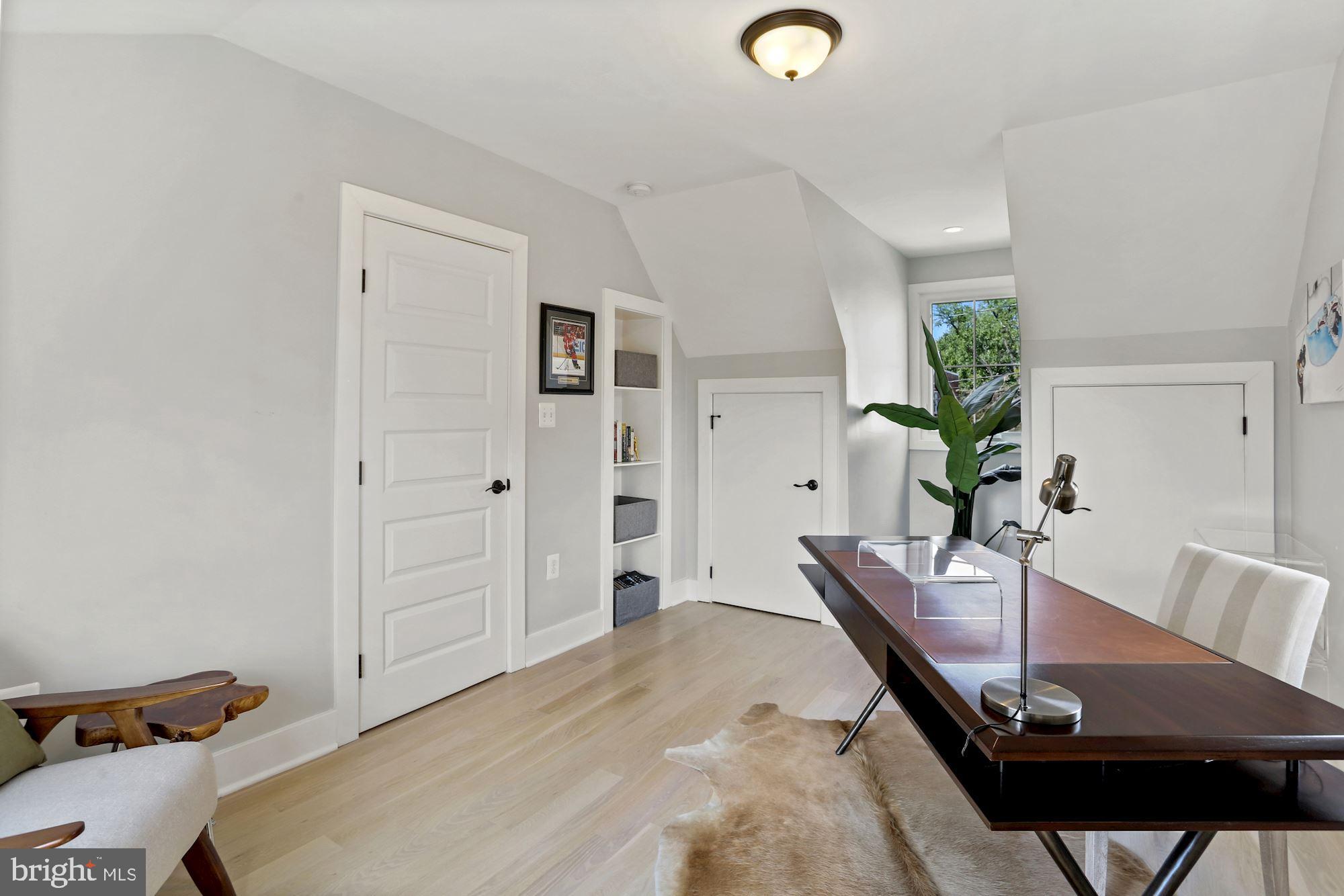 ROSEMONT - Residential