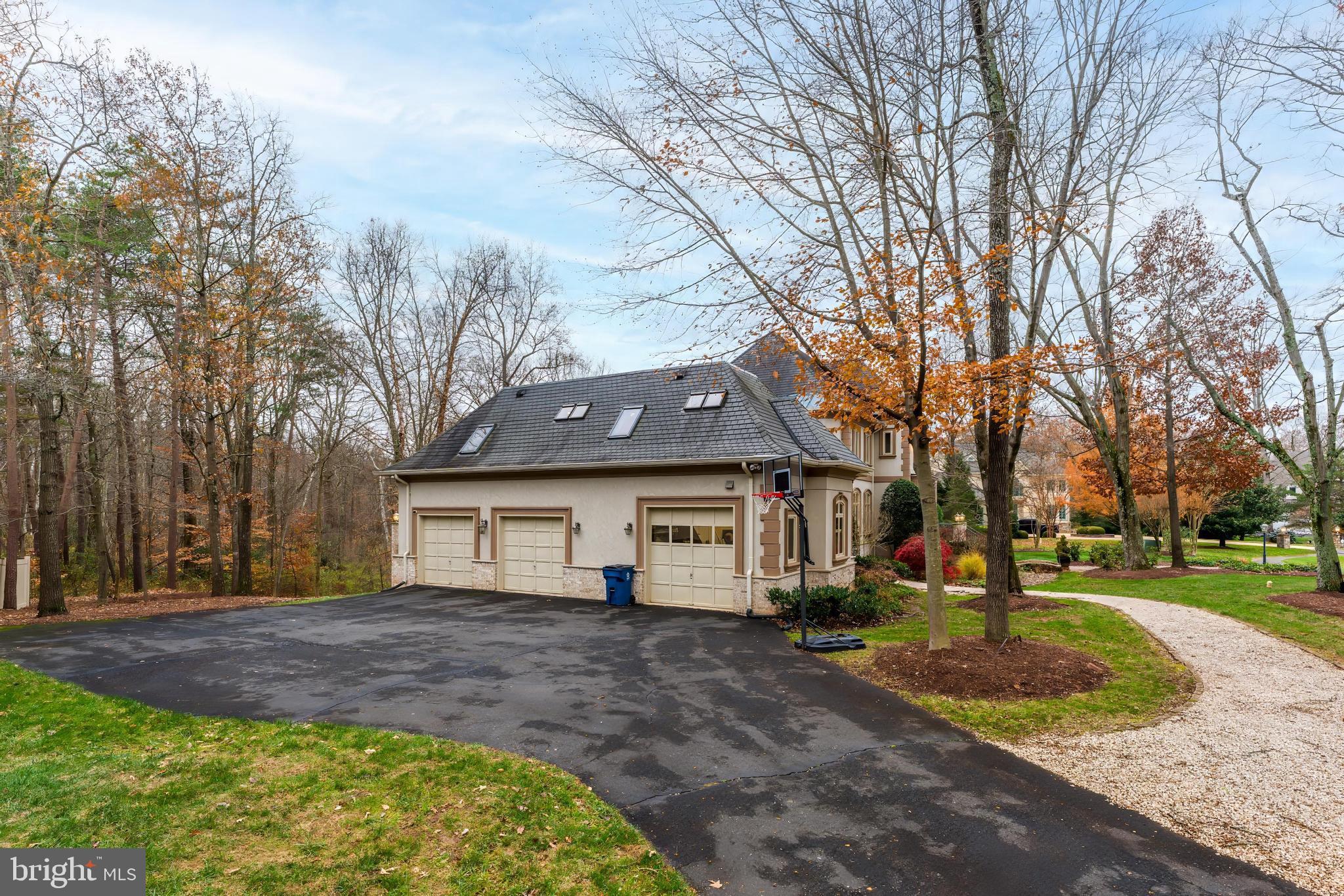 KENTLAND POND - Residential