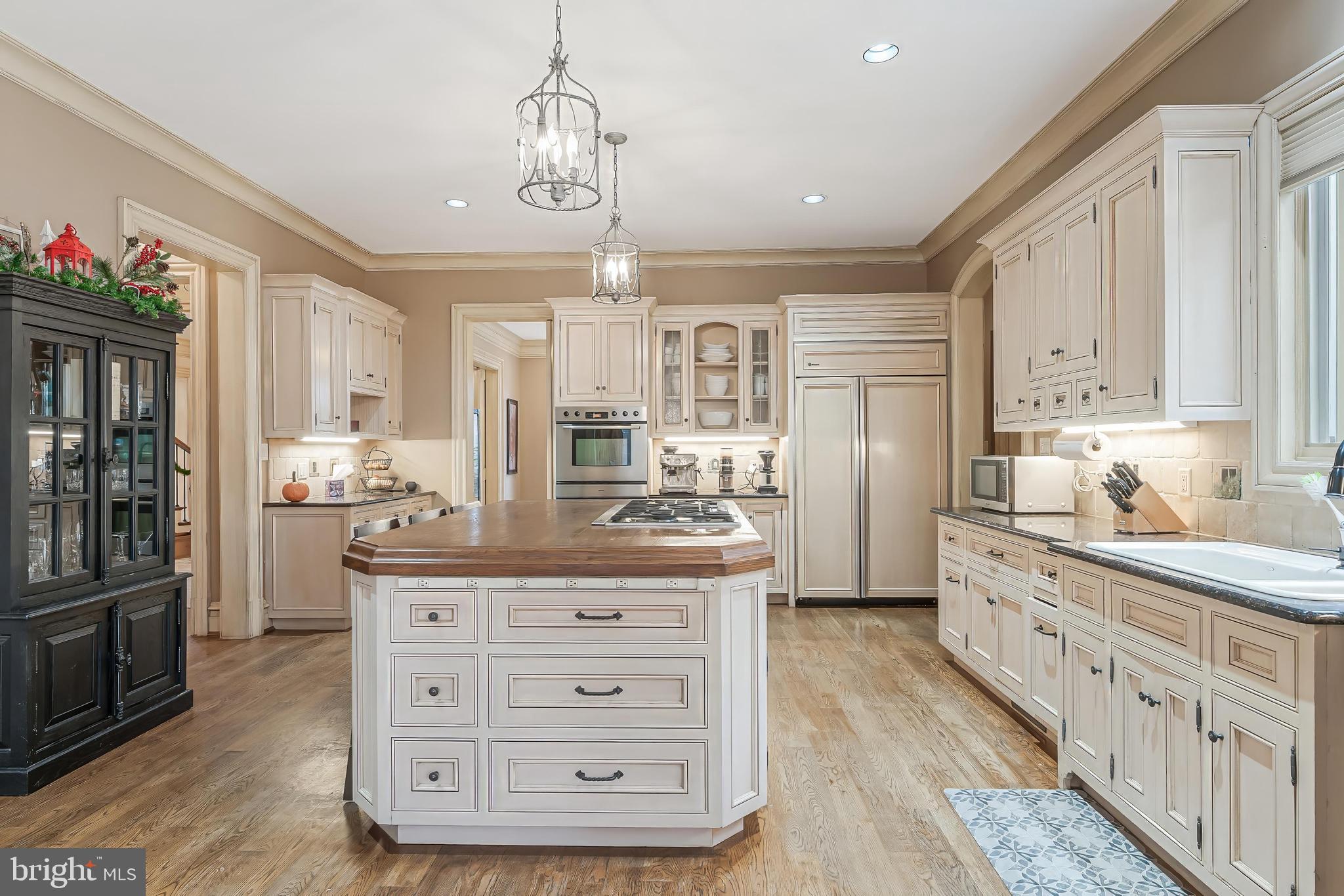 KENTLAND POND - Residential